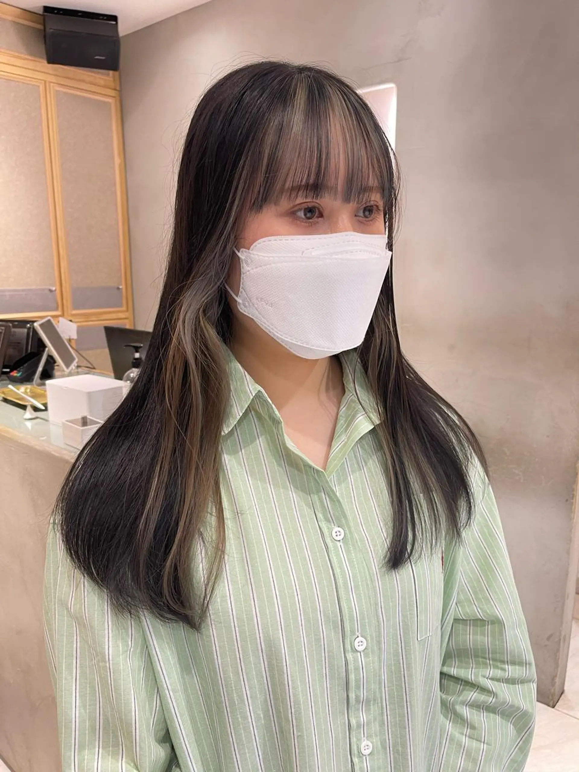 ロング カラー ベージュカラー ネイビーカラー ホワイトベージュ ラベンダー/レイヤー スタイル🤎mamiのヘアスタイル