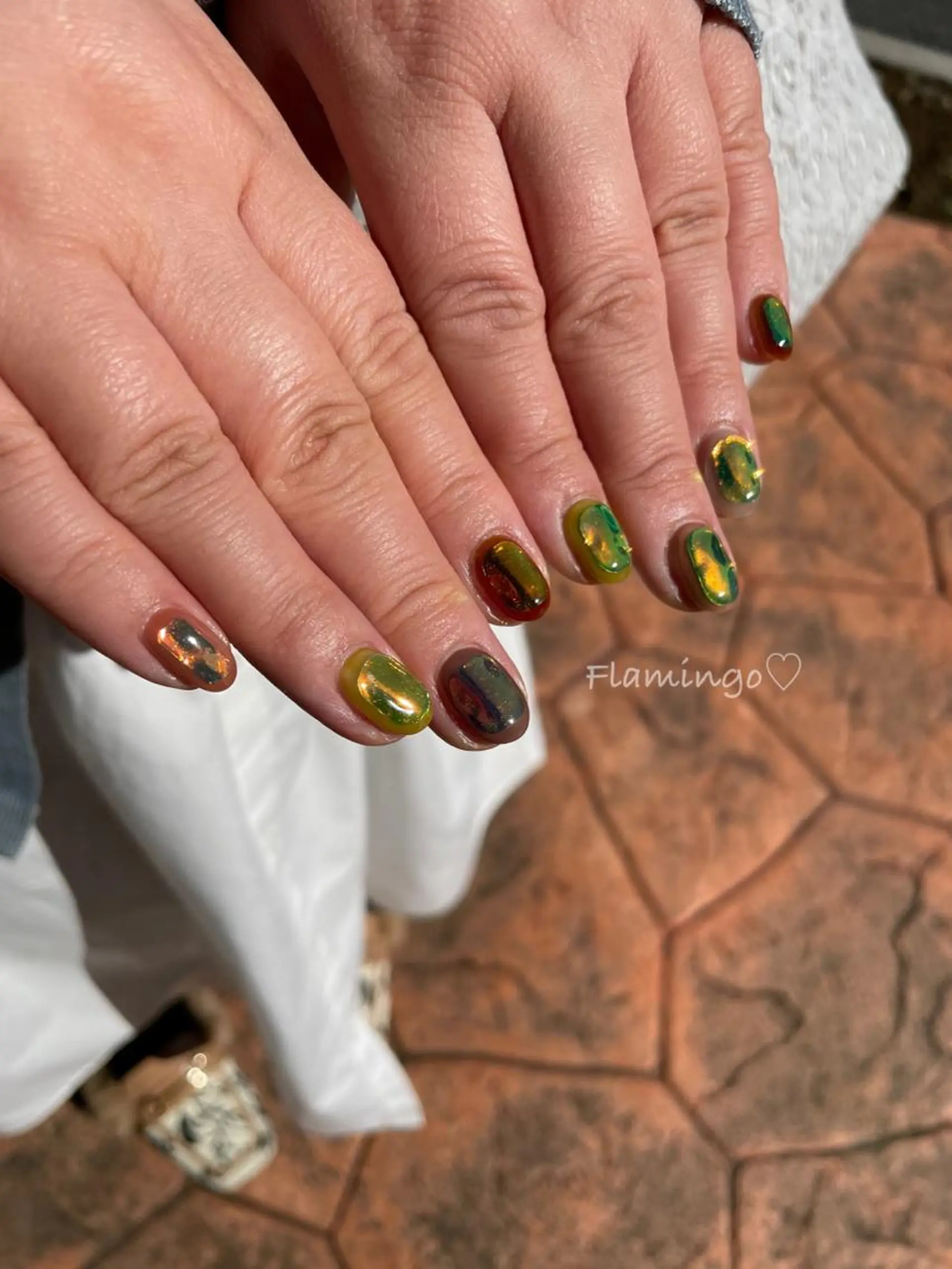 ネイル オーロラネイル ブラウン ジェルネイル グラデーション 氷ネイル・うるうるネイル フィルイン／自爪育成 ／爪に優しい施術のネイルデザイン