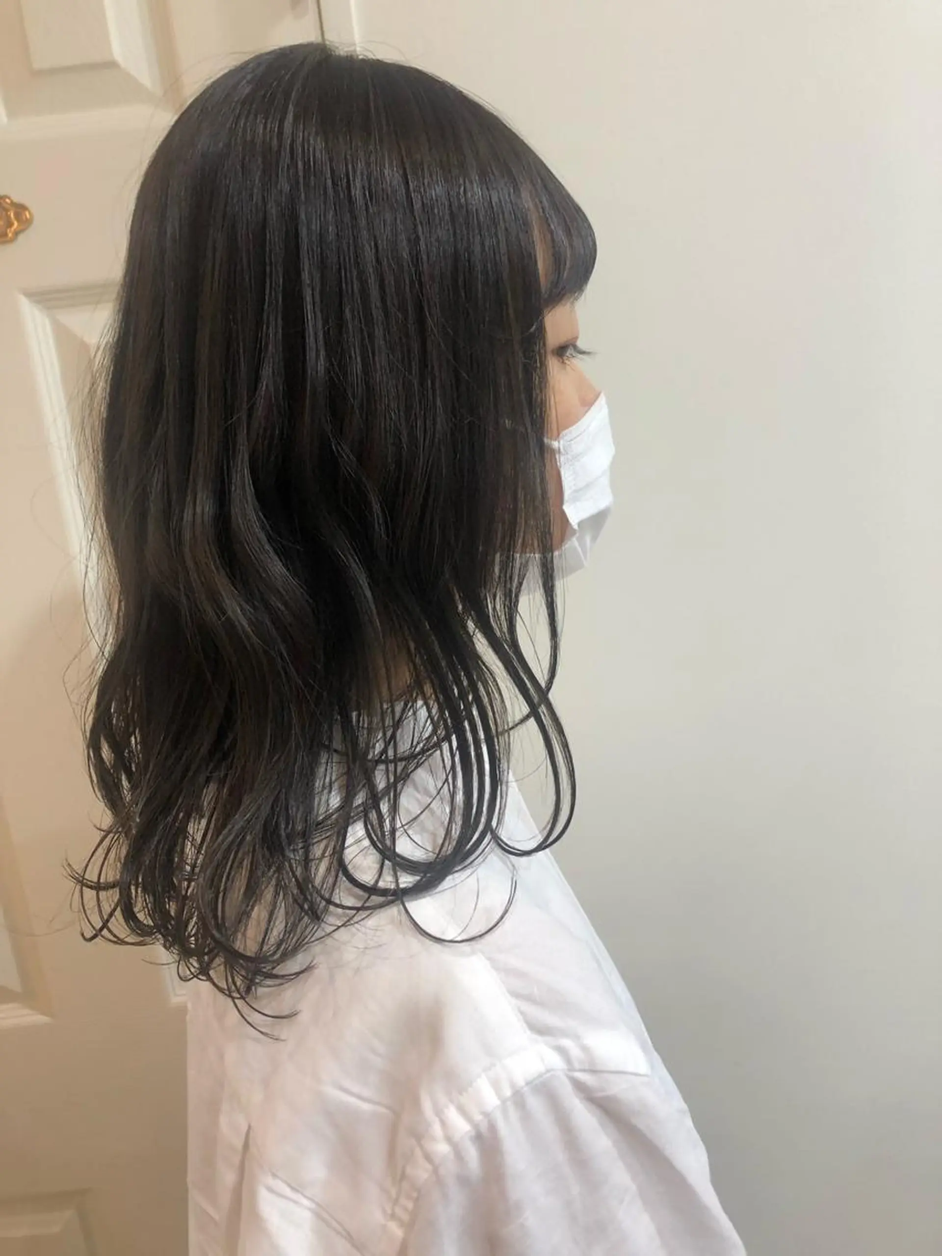 ミディアム カラー カット ヘアカラー トリートメント MIOベージュカラー 柔らかいカラーのヘアスタイル
