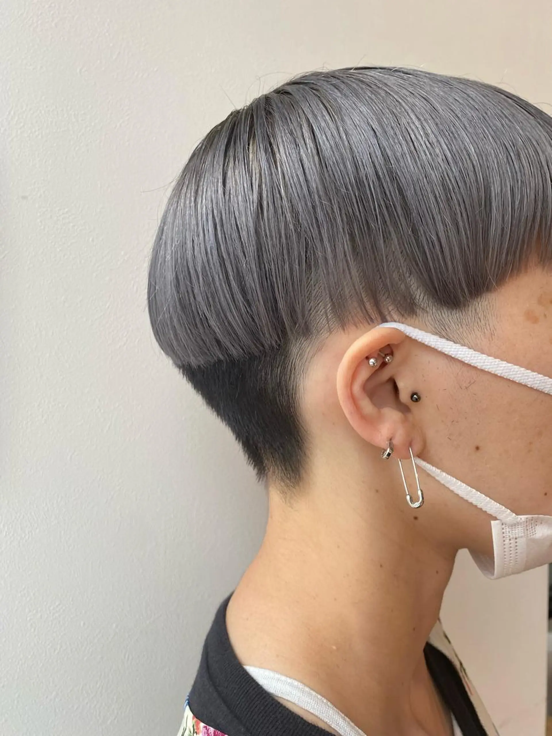 ショート カラー シルバー カット ヘアカラー オスズ 🎀´-のヘアスタイル