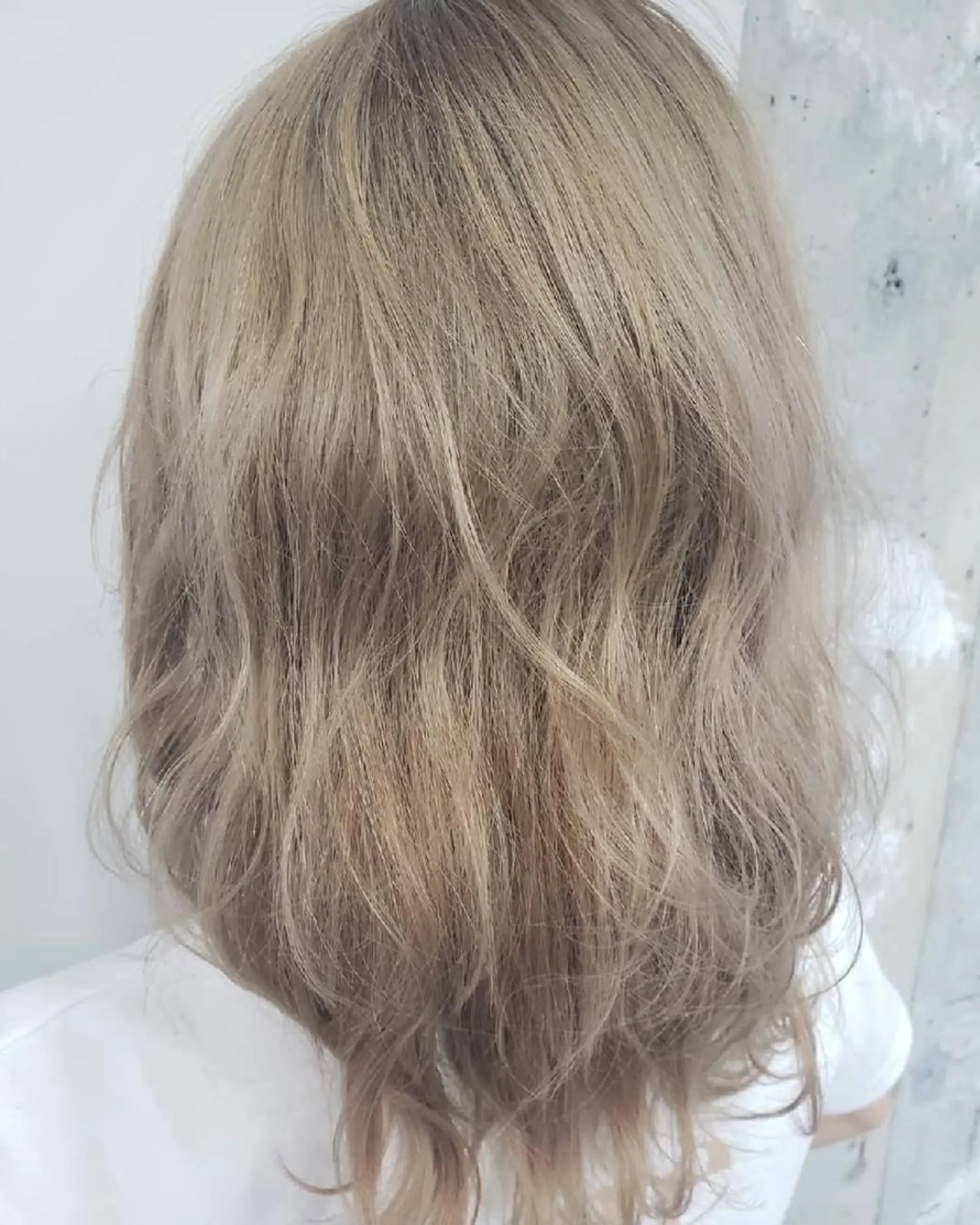 セミロング カラー ナチュラル・抜け感 永井　賢三のヘアスタイル