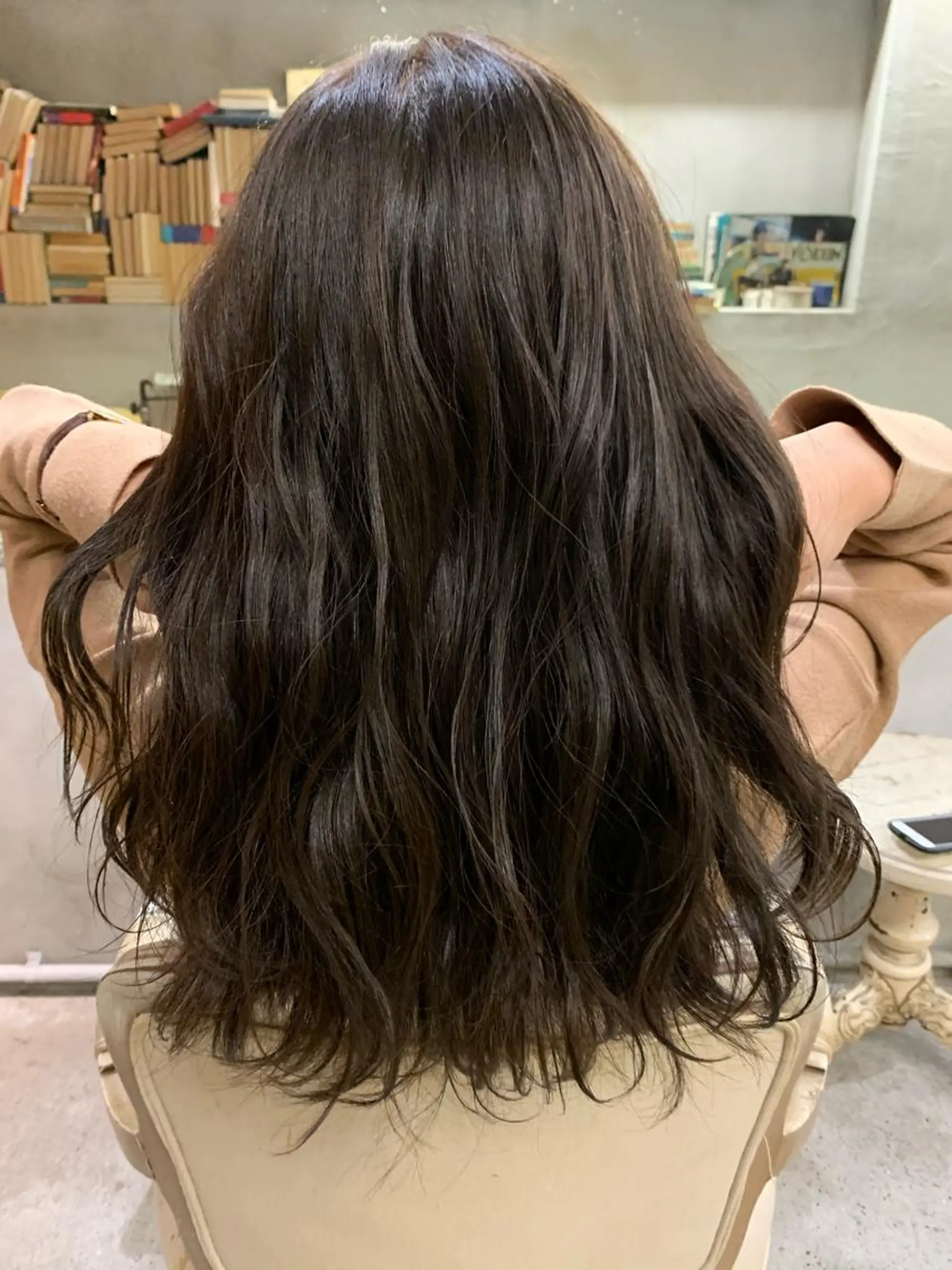 セミロング カラー アッシュ アッシュグレー アッシュグレージュ グレージュ 似合わせカラー🫶 小川千波のヘアスタイル