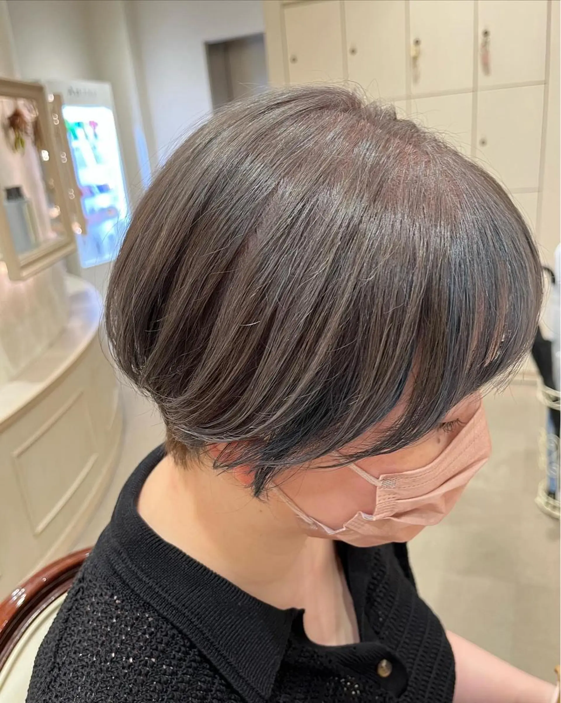 ショート カラー ブリーチ サソウ ユリエ🥥のヘアスタイル