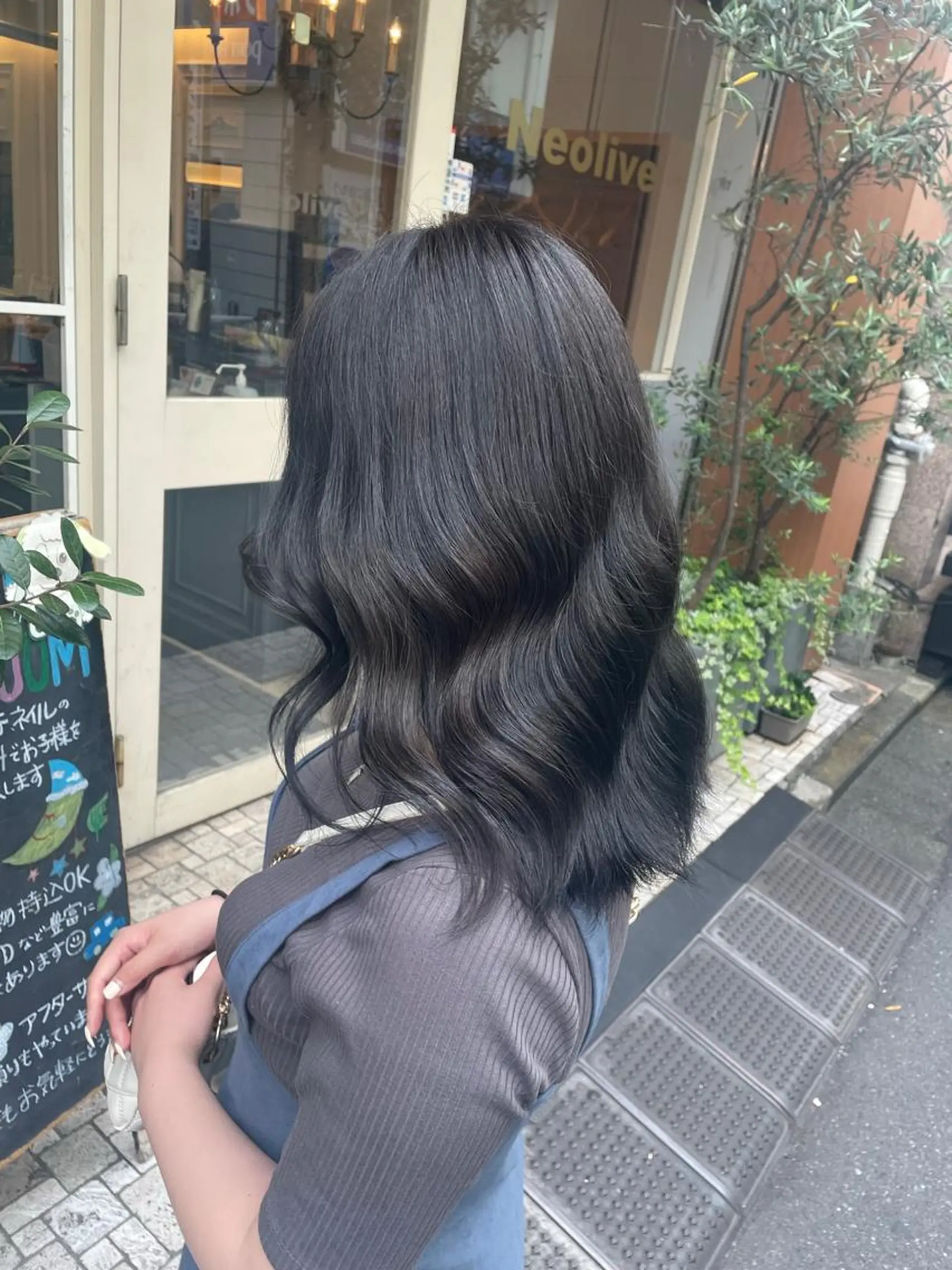 セミロング カラー Neolive 千尋のヘアスタイル