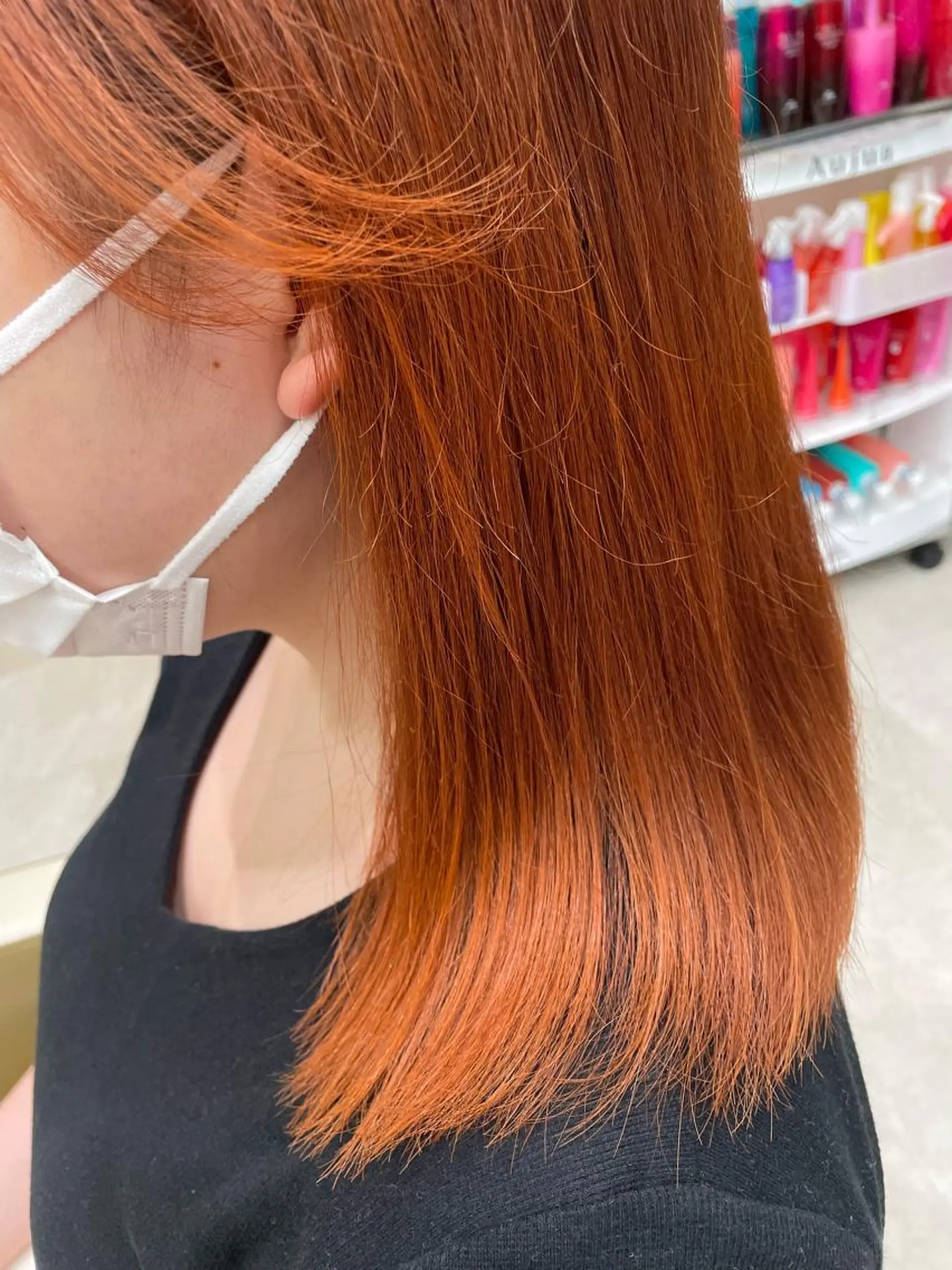 ミディアム カラー ブリーチ オレンジ ボブ/インナーカラー /眉毛/Miyuのヘアスタイル