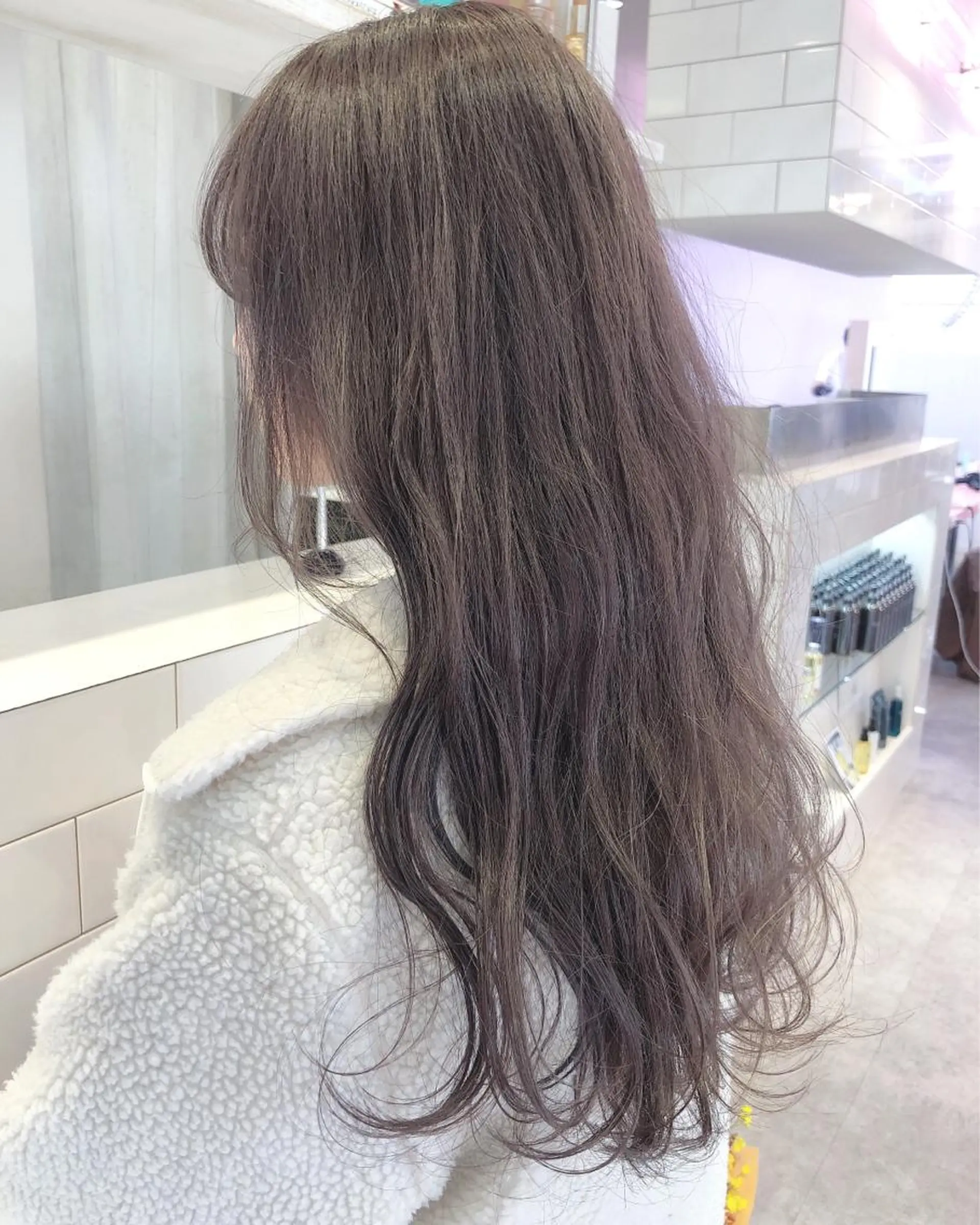 ロング カラー ブリーチ グレージュ ラベンダーカラー ラベンダーグレージュ ラベンダーグレー 透明感カラー× レイヤーカット✨高梨のヘアスタイル