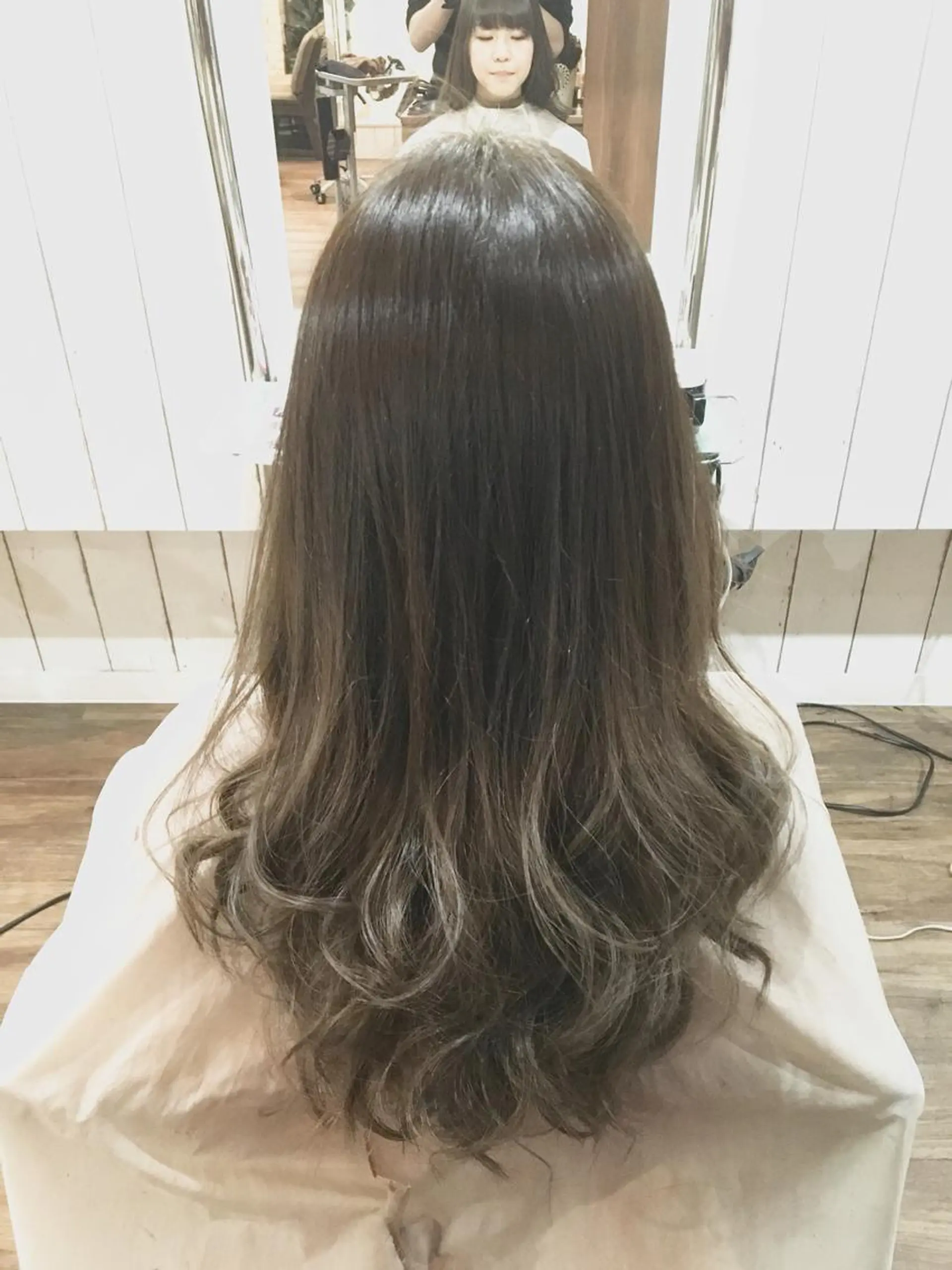 セミロング カラー ヘアアレンジ グラデーションカラー グレージュ 外国人風カラー 👑指名率No.1 👑坂口飛翔のヘアスタイル