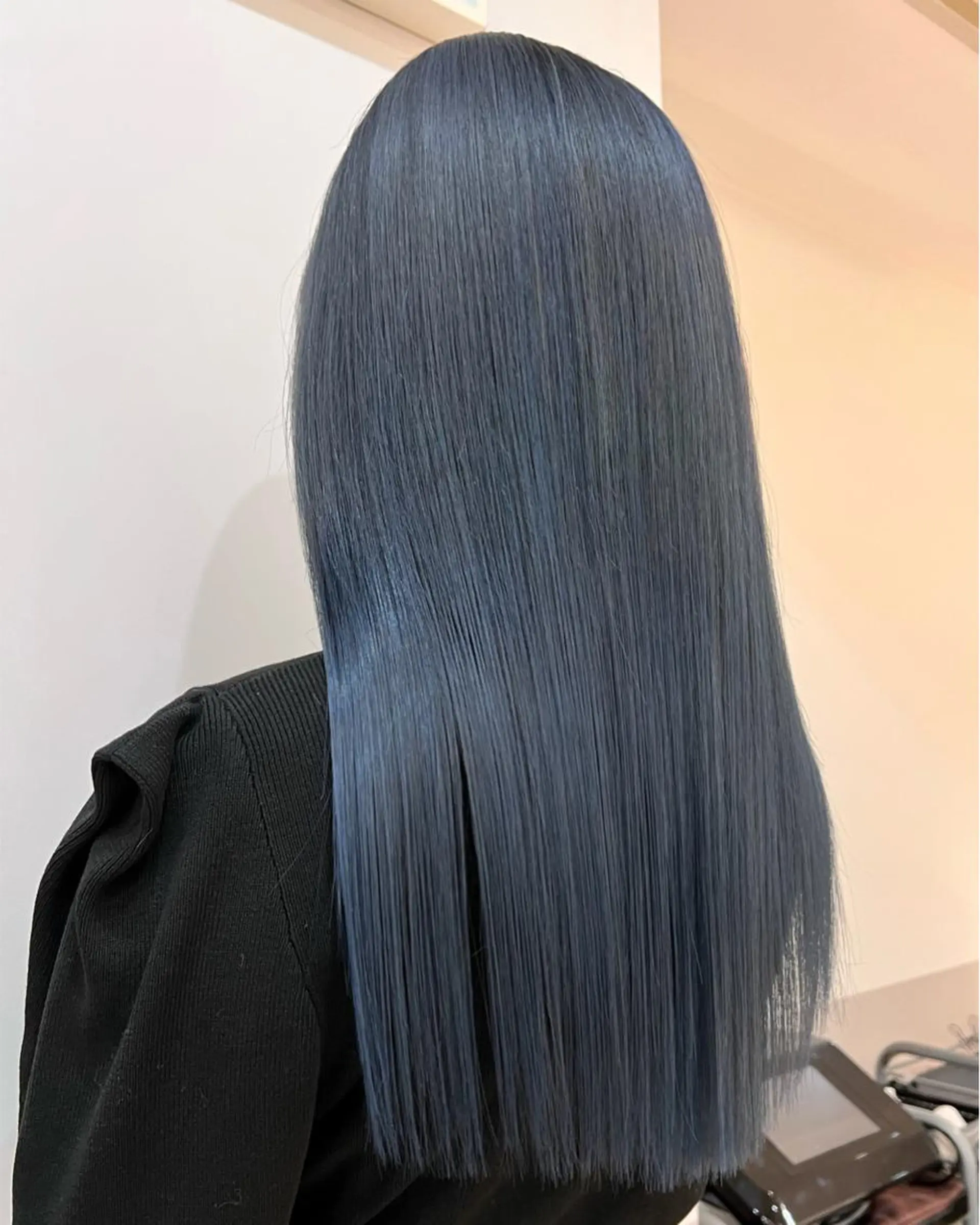 ロング カラー ブリーチ ブルーカラー 夏山 秀憲のヘアスタイル