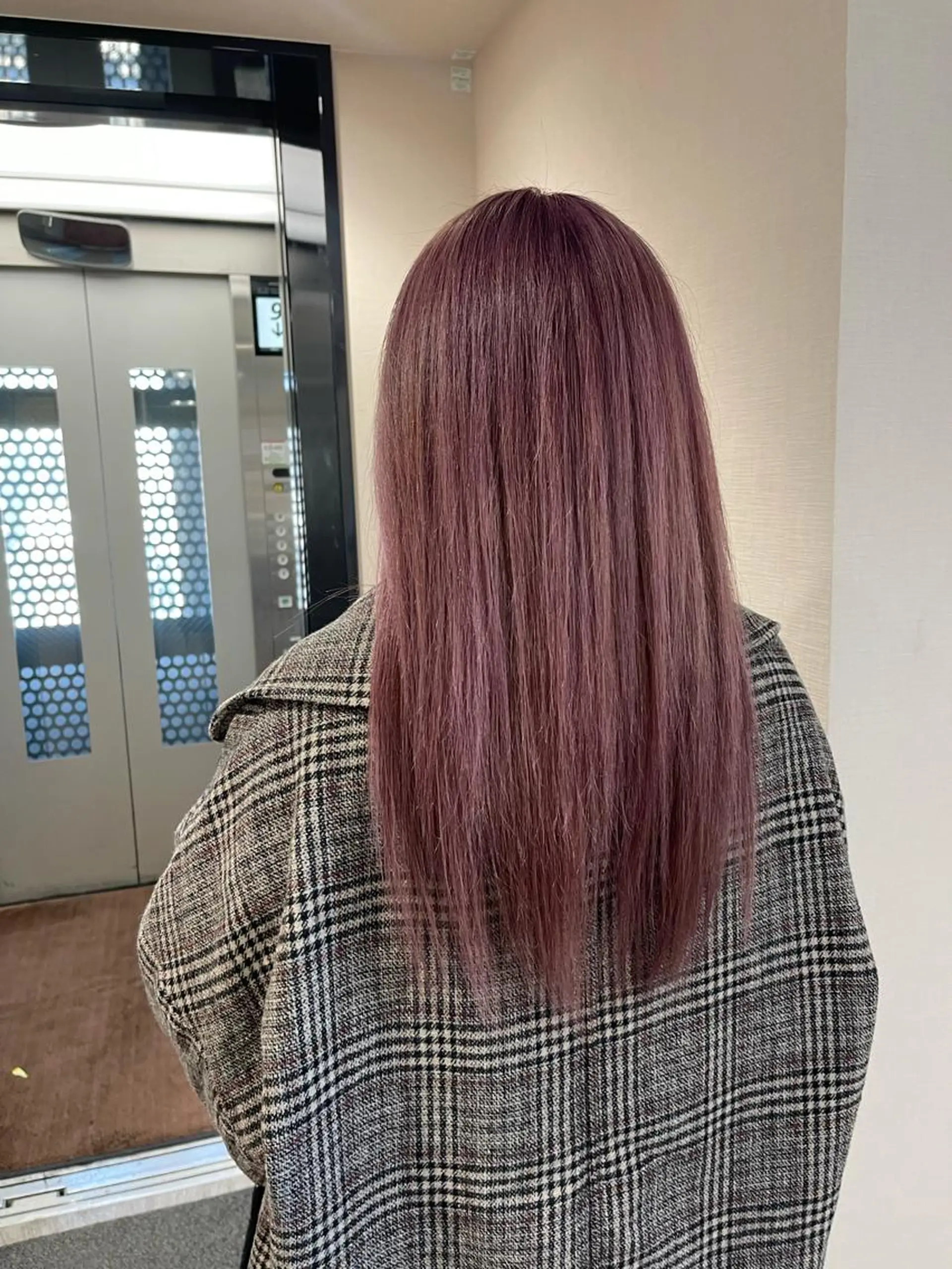 ロング カラー ヘアアレンジ ブリーチ ラベンダーカラー ピンクカラー ピンクラベンダー ヘアカラー 松井那津子 /ハイライトブリーチのヘアスタイル