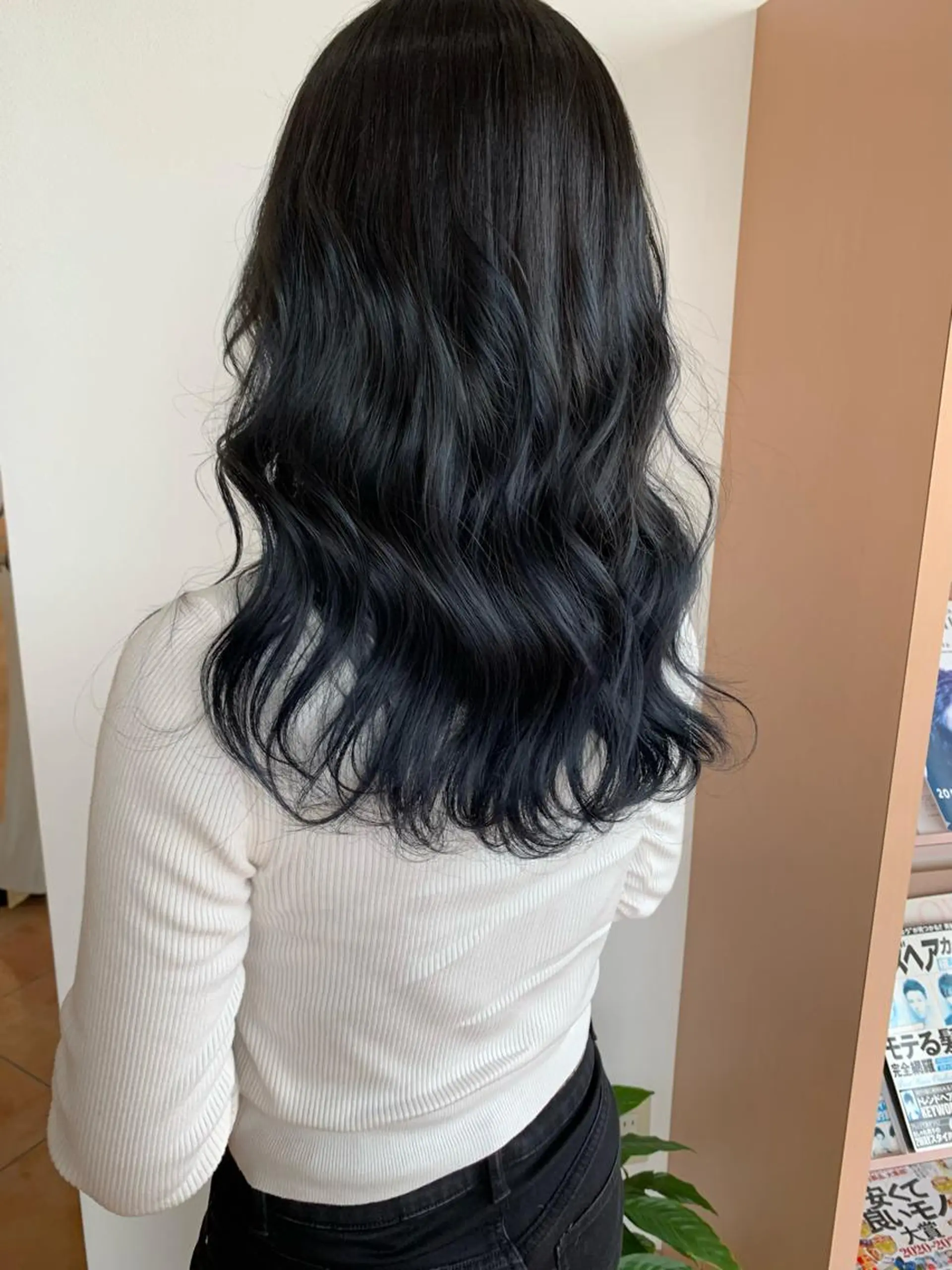 ロング カラー 黒髪 ネイビーカラー ヘアカラー トリートメント karen ☺︎のヘアスタイル