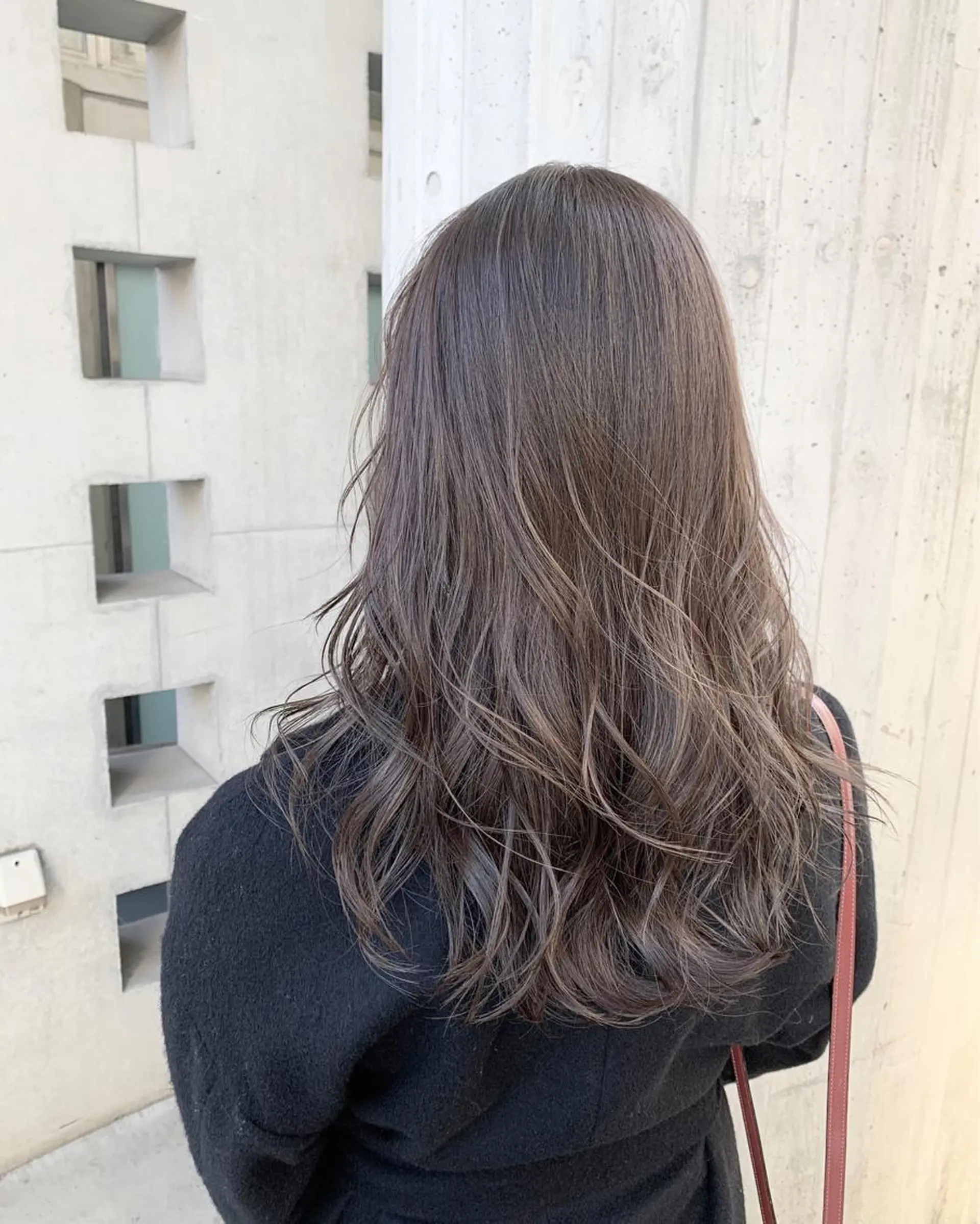 ロング カラー ヘアアレンジ グレージュ 海外風カーテンバング Mao広尾美容室のヘアスタイル