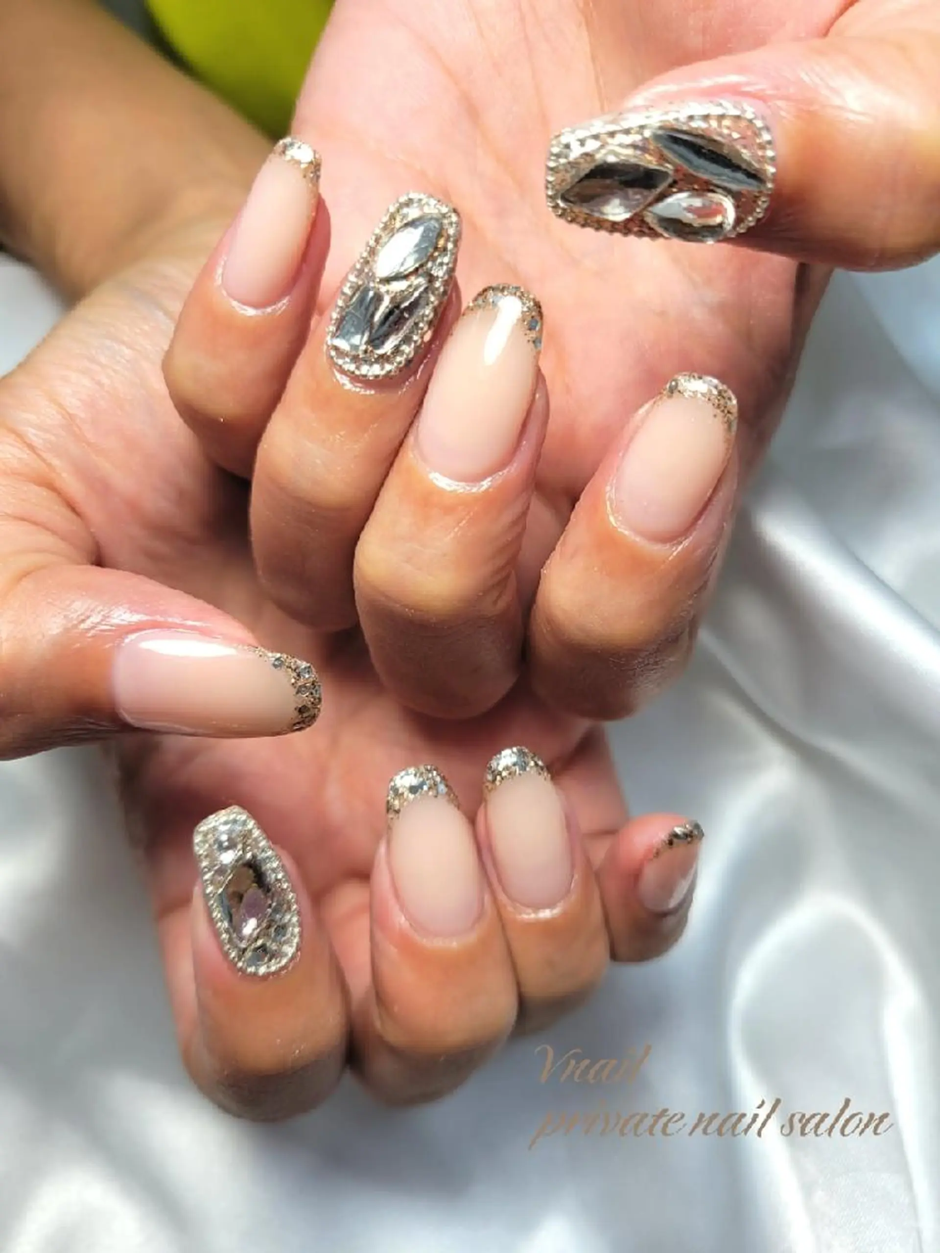 ネイル ハンドネイル V. nailのネイルデザイン