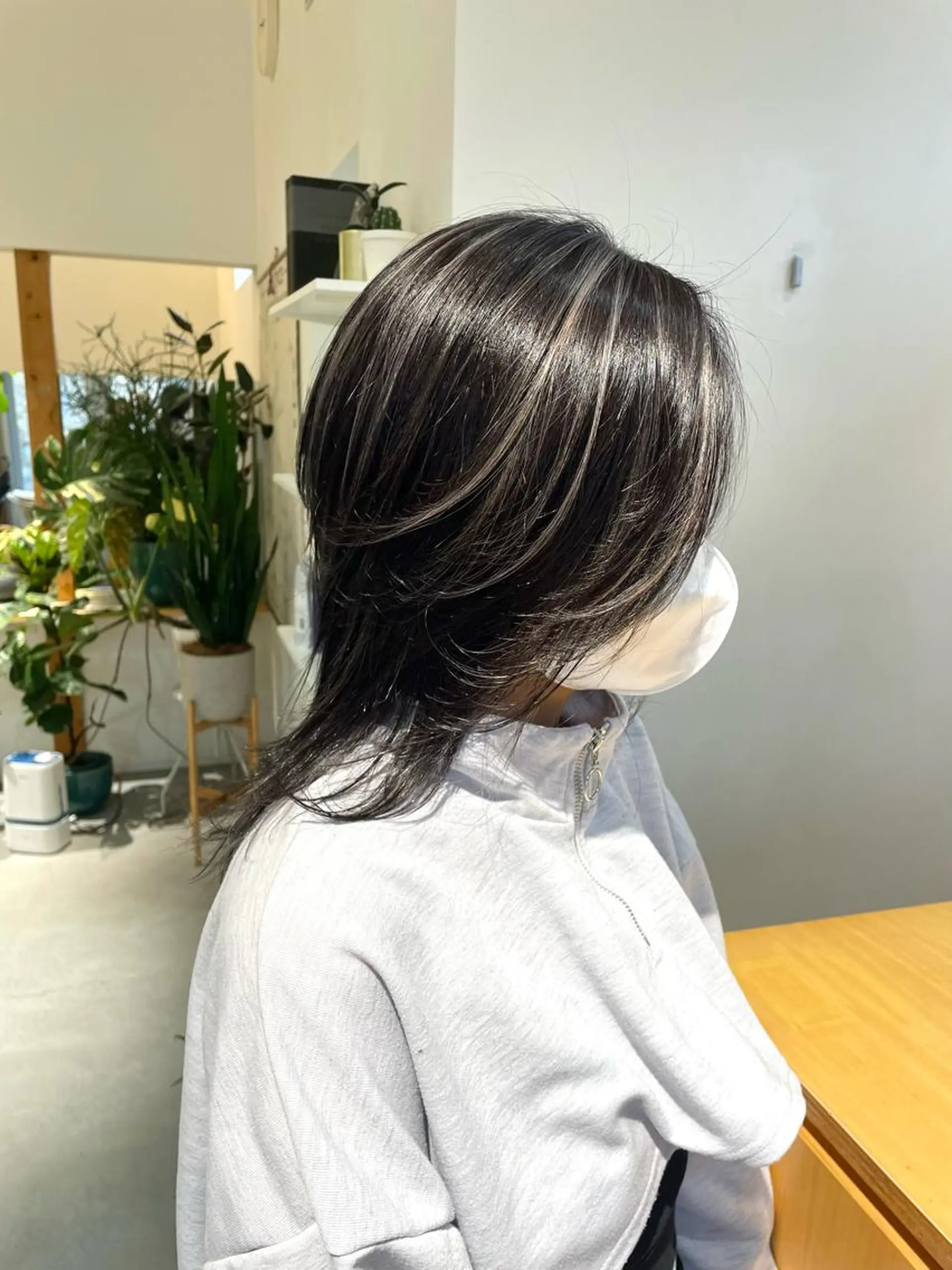 ミディアム ハイライト ウルフカット 中西倖 トップスタイリストのヘアスタイル