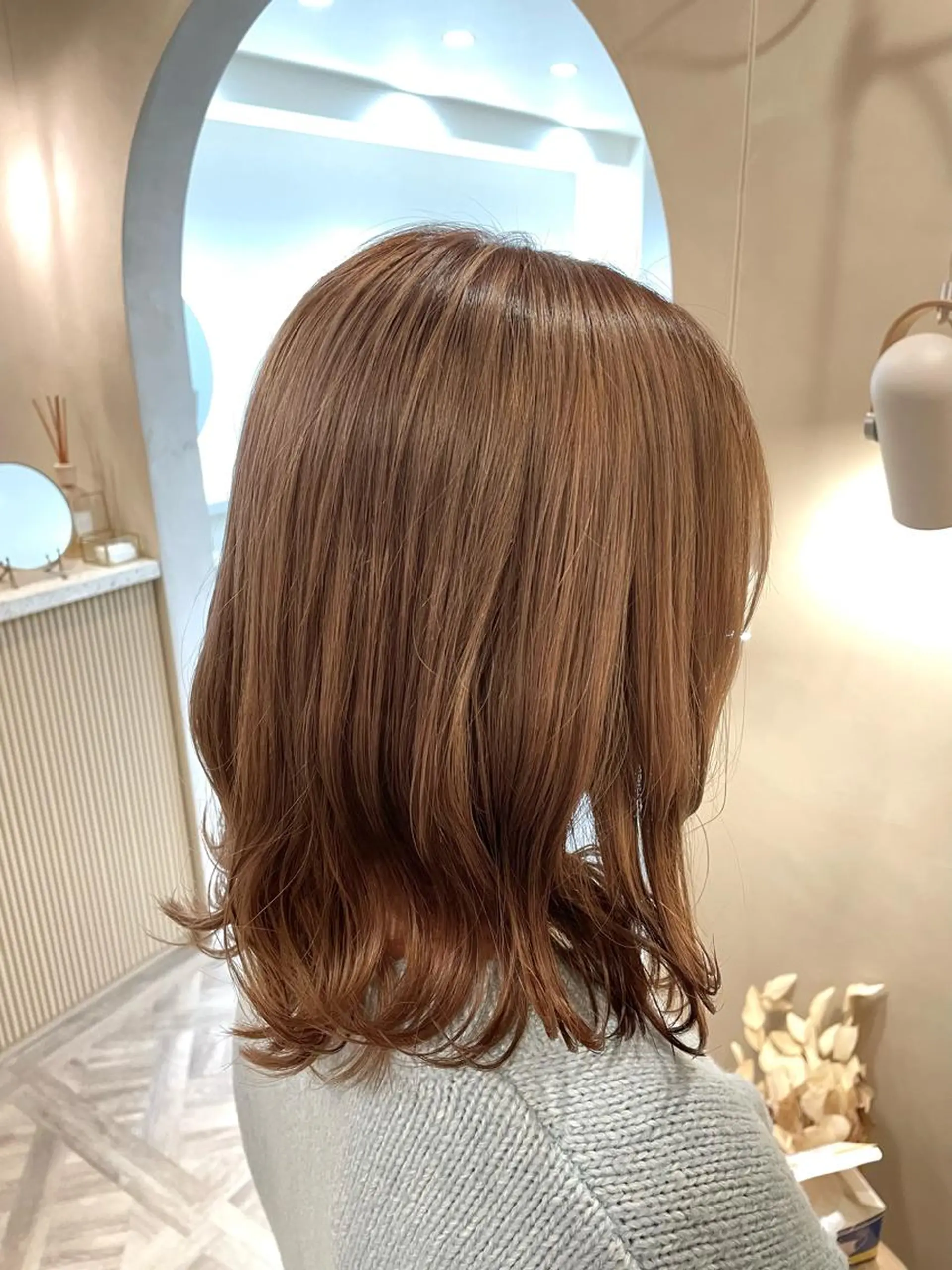 カラー シンバヒナノ/パーマ レイヤー/髪質改善のヘアスタイル