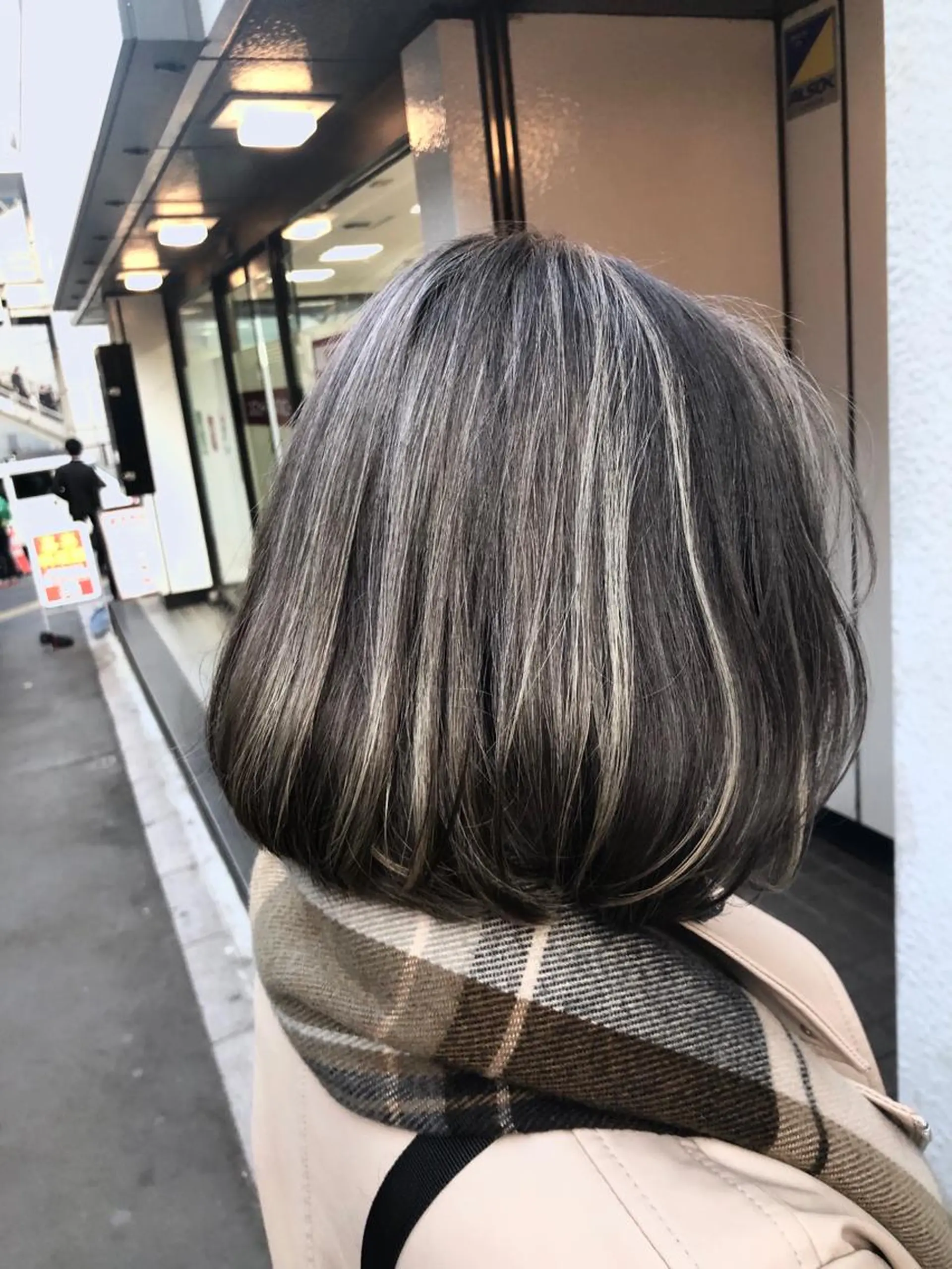 ミディアム カラー ブリーチ ハイライトカラー ハイライト 100%髪質改善特化 TRUNSのヘアスタイル