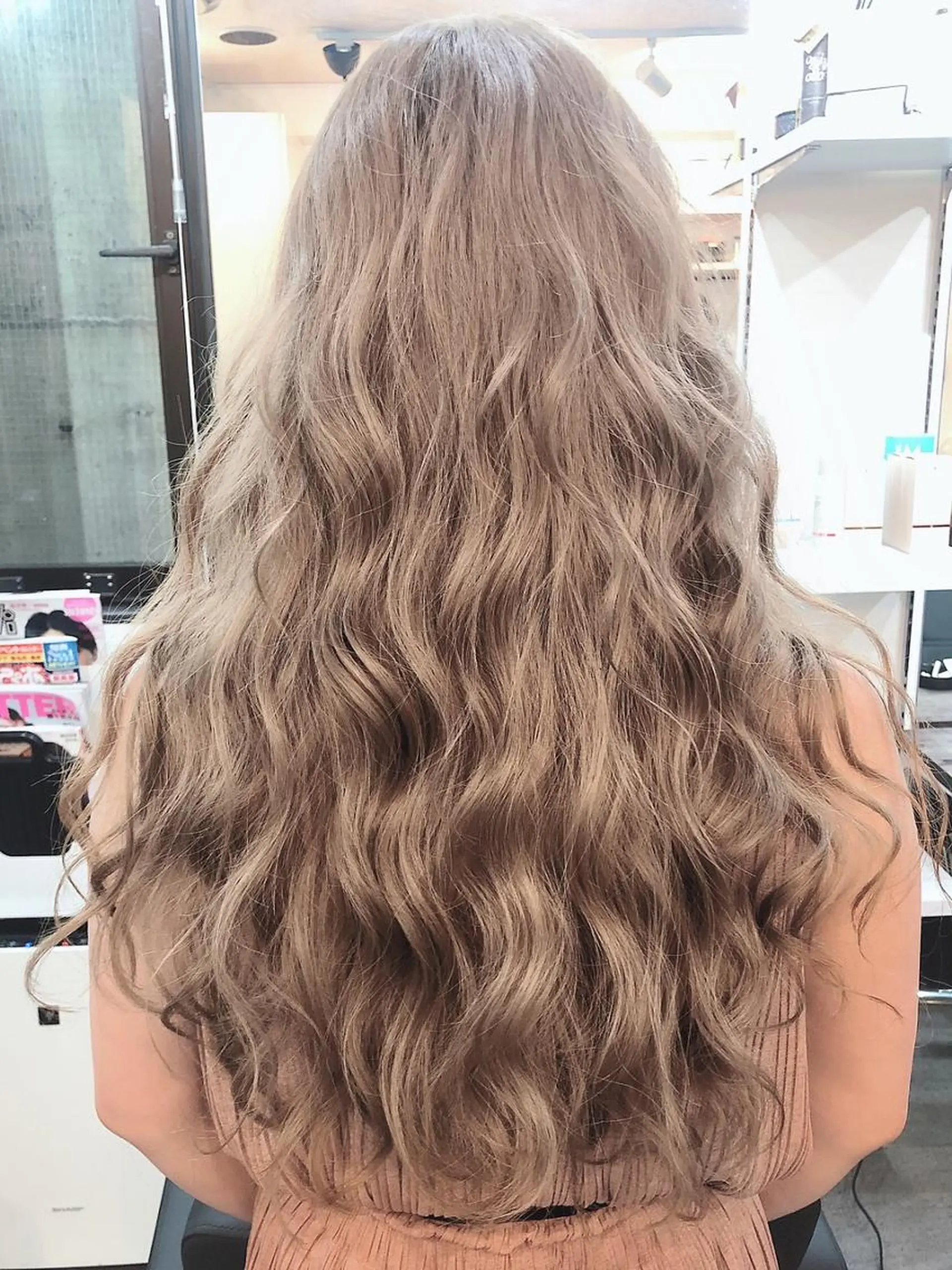 ロング 100%高級人毛使用 LANIUMEDAのヘアスタイル