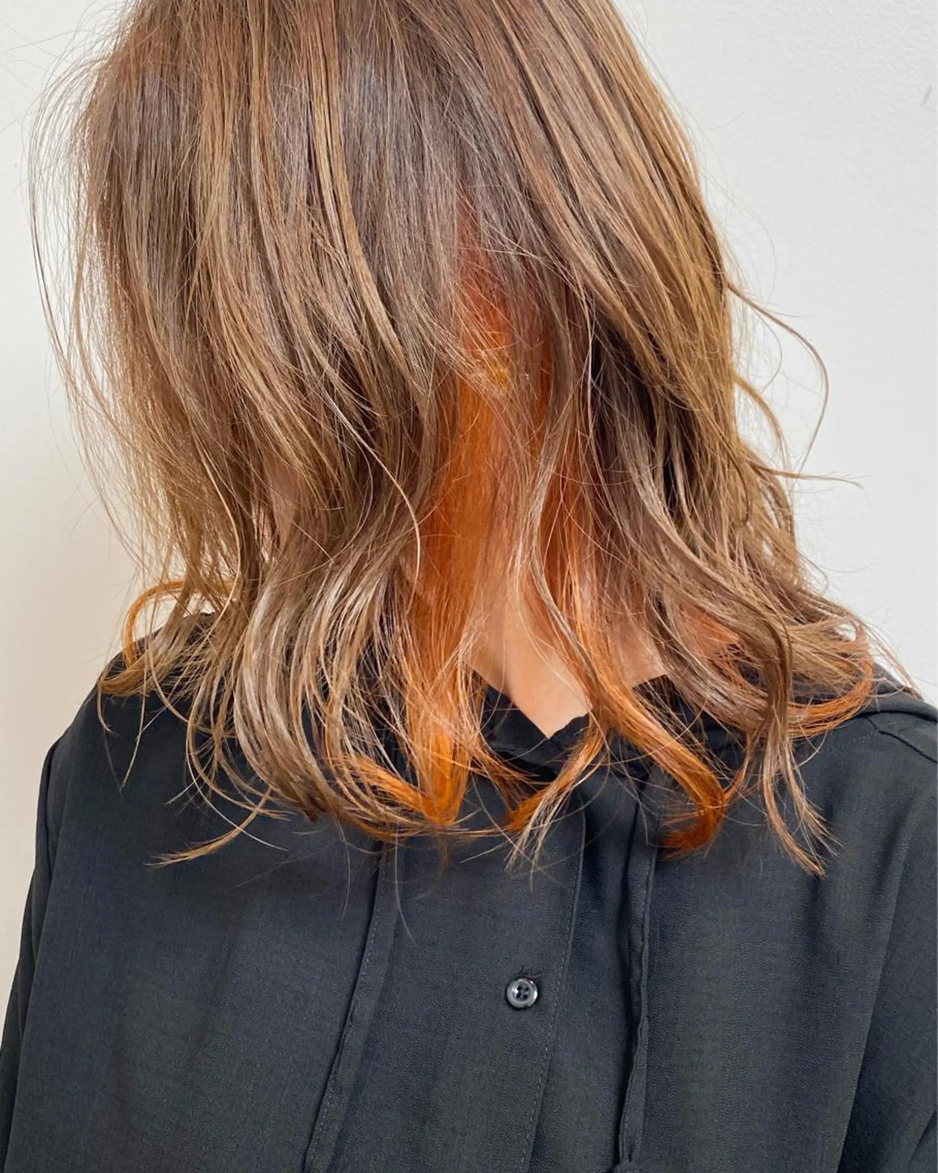 セミロング ハイライト 髪質改善 縮毛矯正 トリートメント 酸熱トリートメント カット ヘアカラー トリートメント 中川 勝友のヘアスタイル