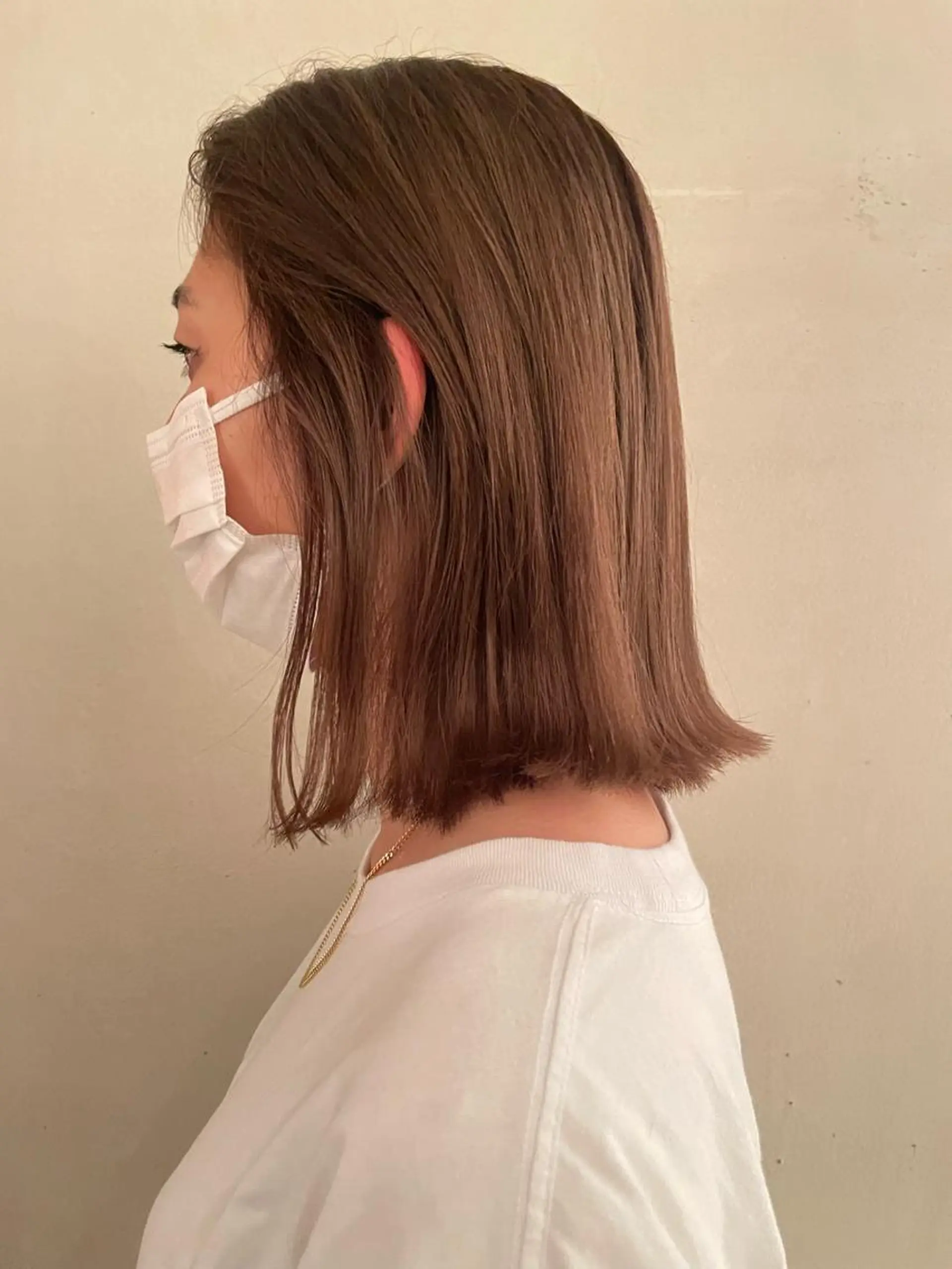 ミディアム カラー ベージュカラー ブリーチ ミルクティーベージュ ヘアカラー トリートメント 鎌田 愛のヘアスタイル