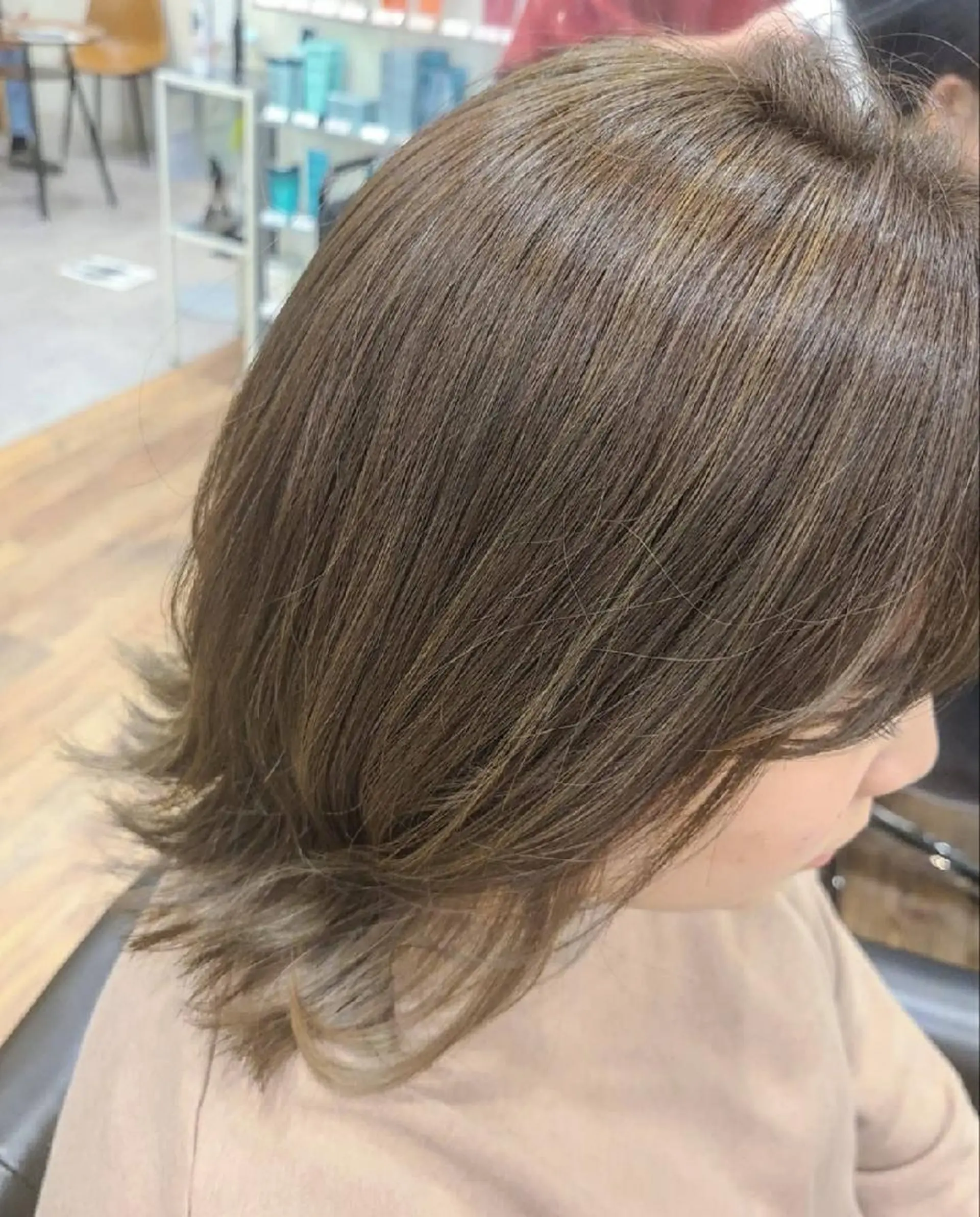 ミディアム カラー イヤリングカラー ハイライトカラー ハイライト 関口 友菜のヘアスタイル