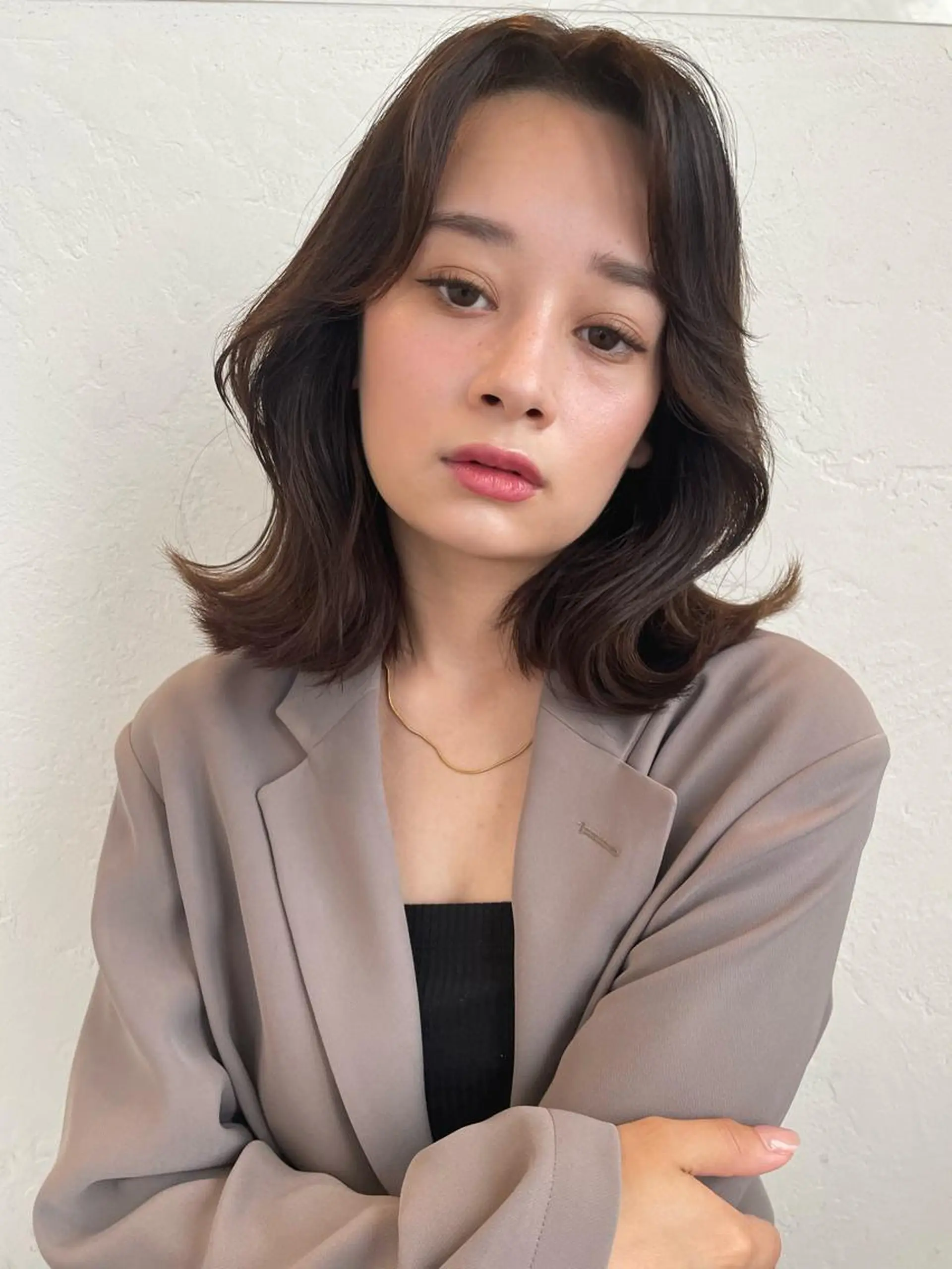 ミディアム カラー くびれヘア カット ヘアカラー トリートメント レイヤーカット🎀 kanaのヘアスタイル
