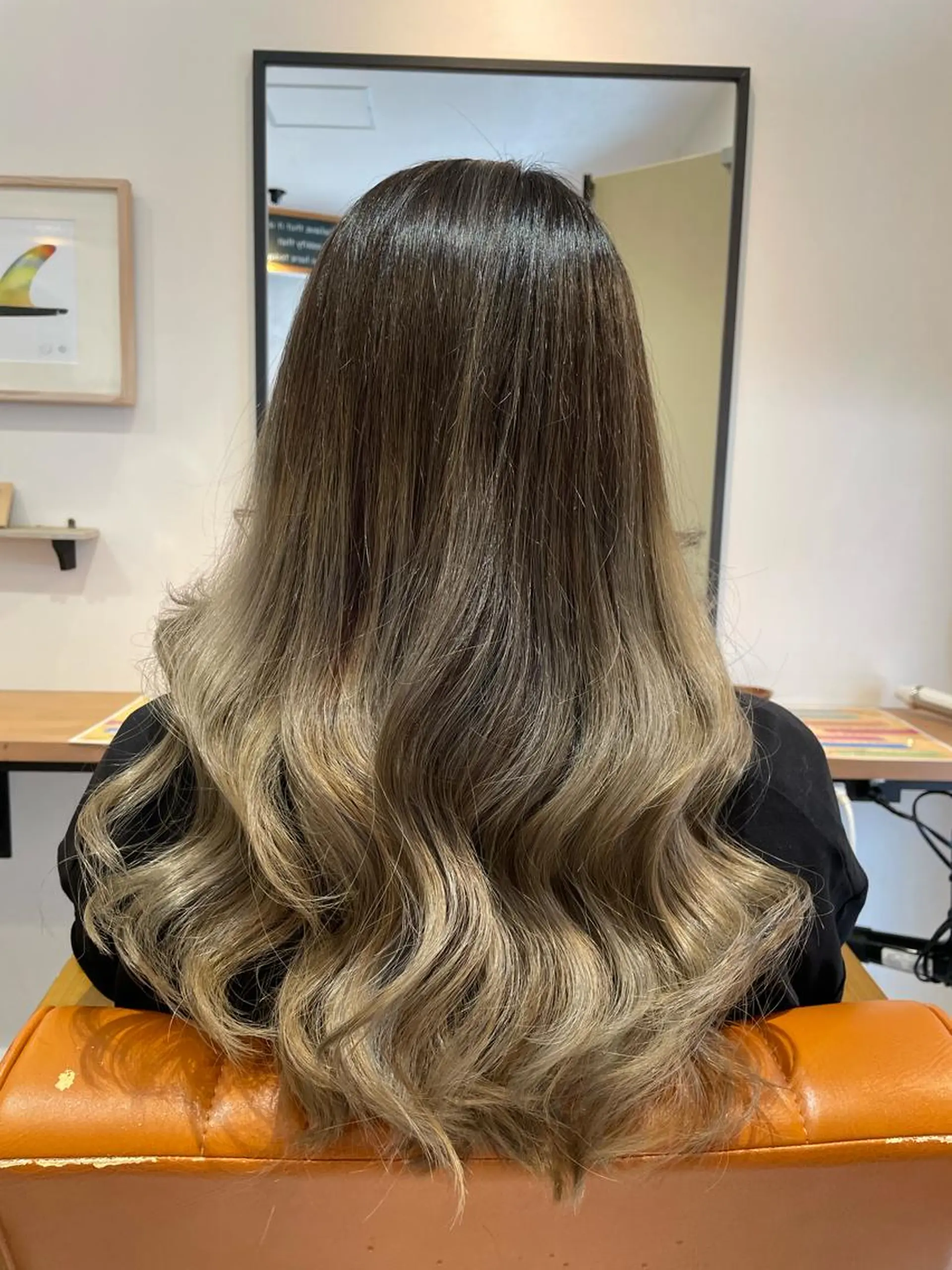 ロング ヘアカラー 中田 サヤカのヘアスタイル