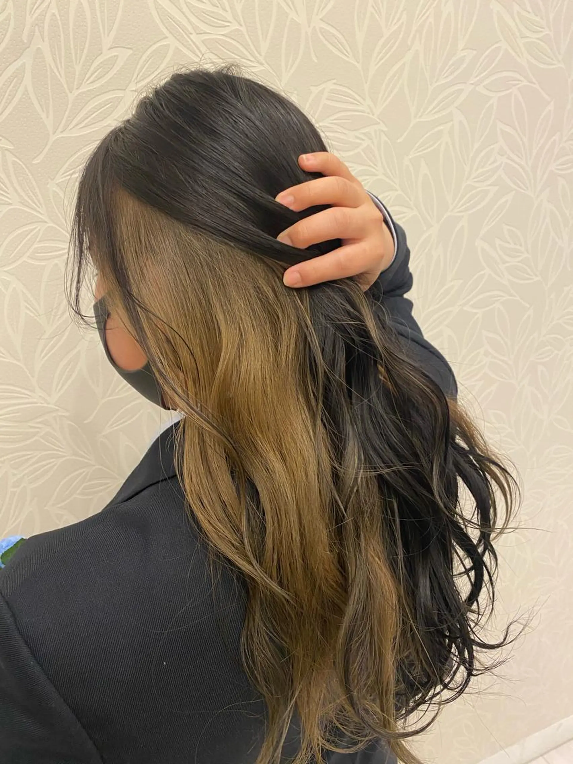 ロング カラー インナーカラー スパイキーショート パーマ　具志堅　太志のヘアスタイル