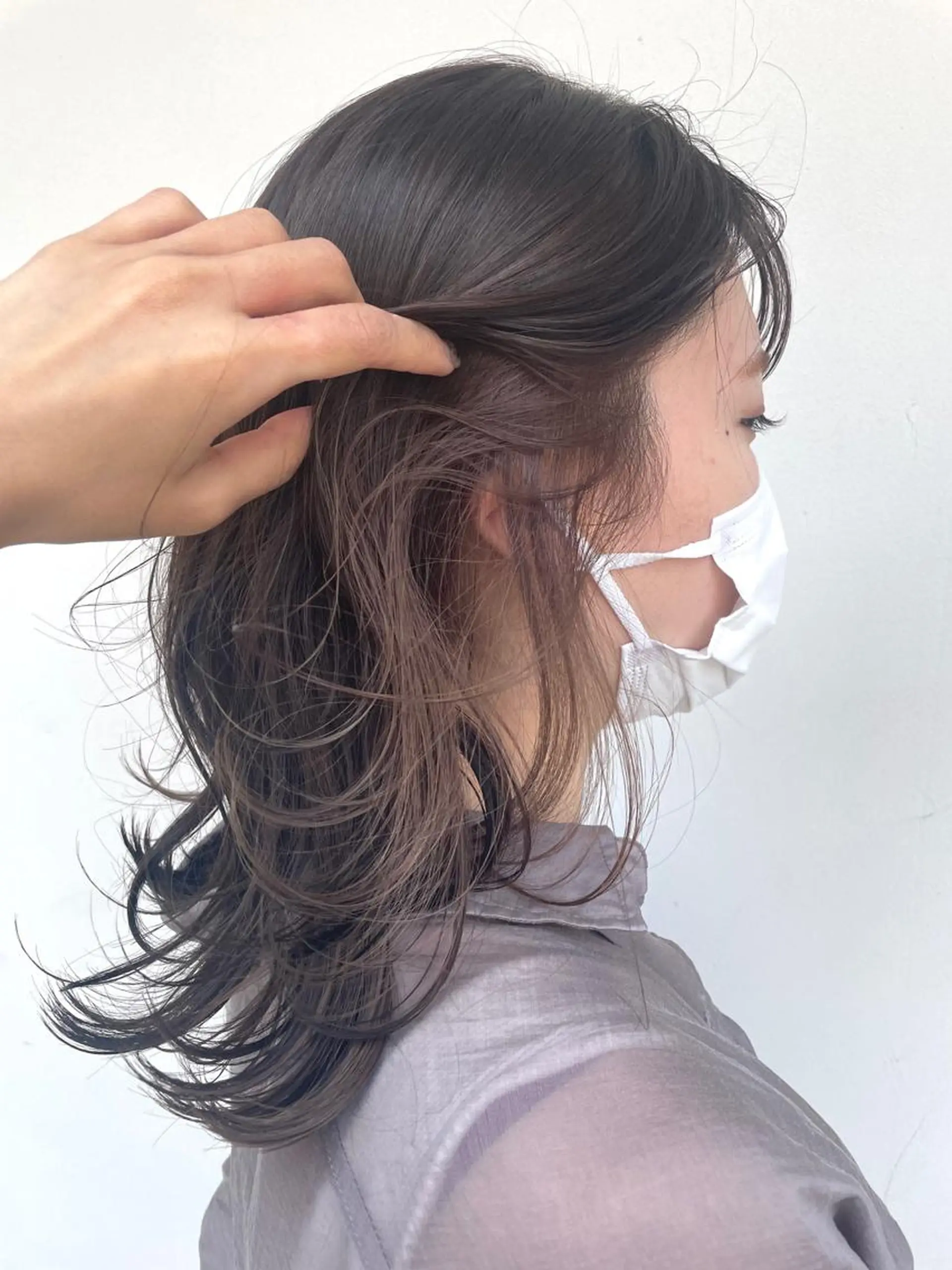 セミロング カラー 女性に人気♪ はやしほのかのヘアスタイル