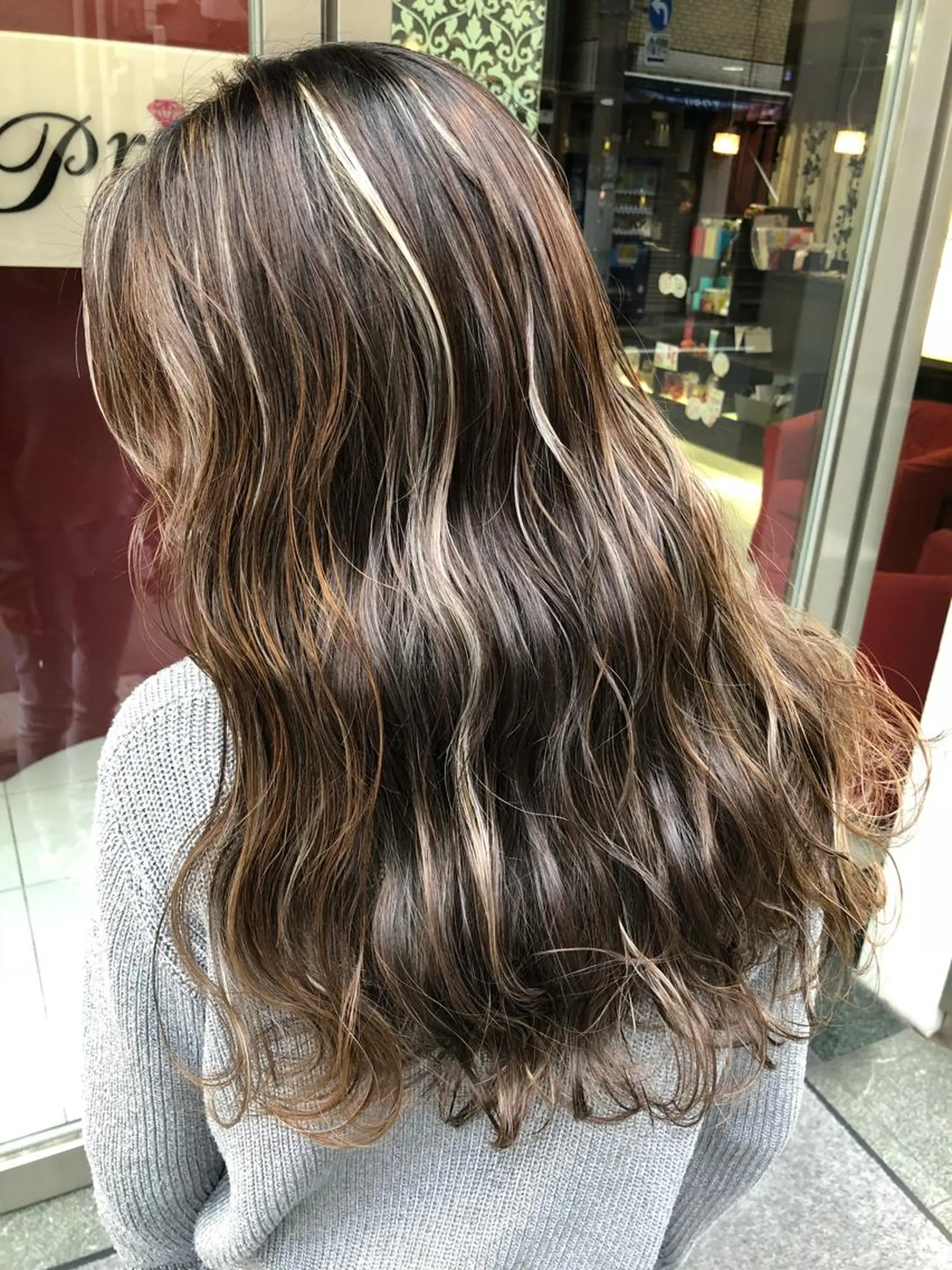 ロング ハイライト トップスタイリスト 小澤純一のヘアスタイル