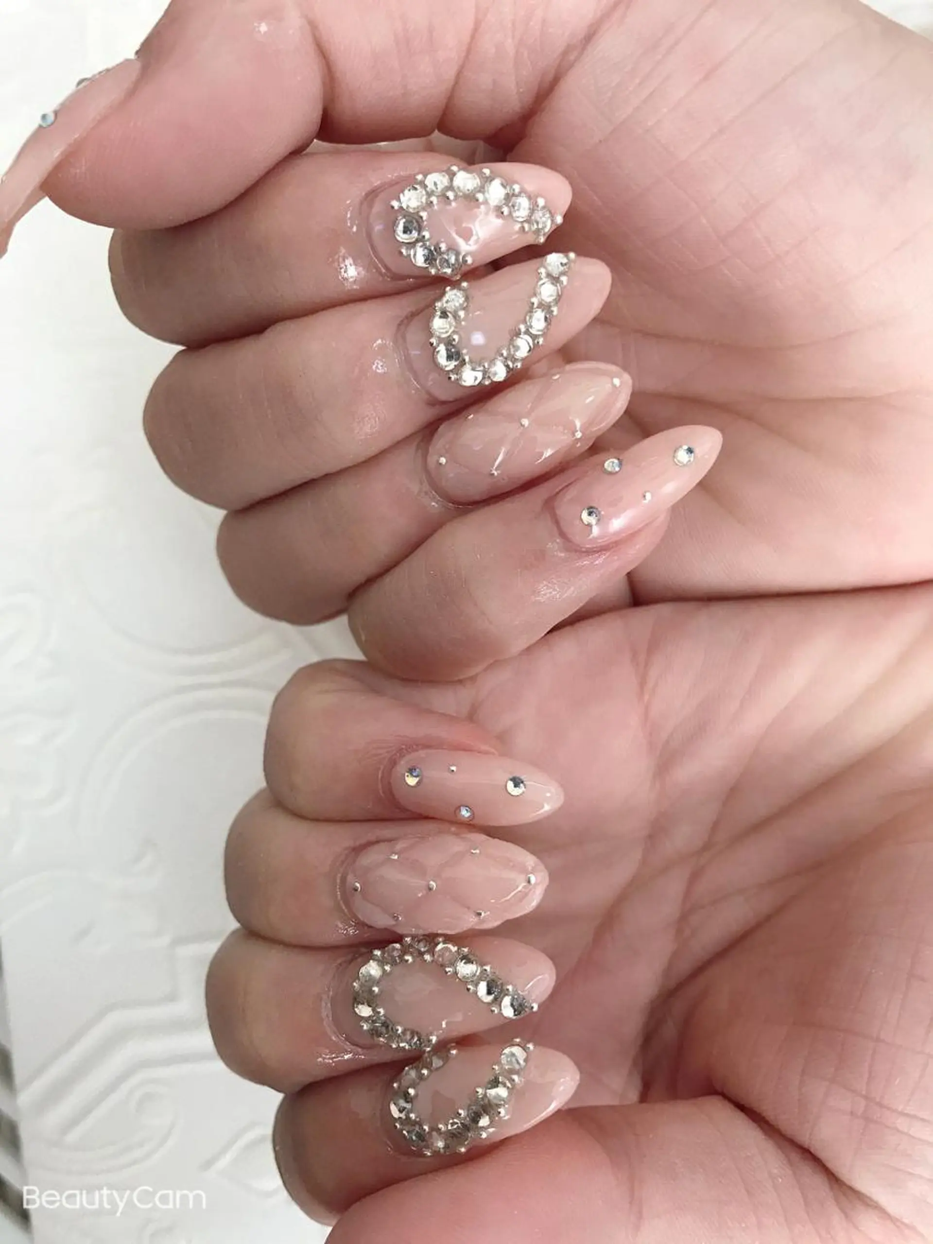 ネイル アートネイル ハート キラキラネイル ハンドネイル MAKANA所属・鈴木 ユニのネイルデザイン