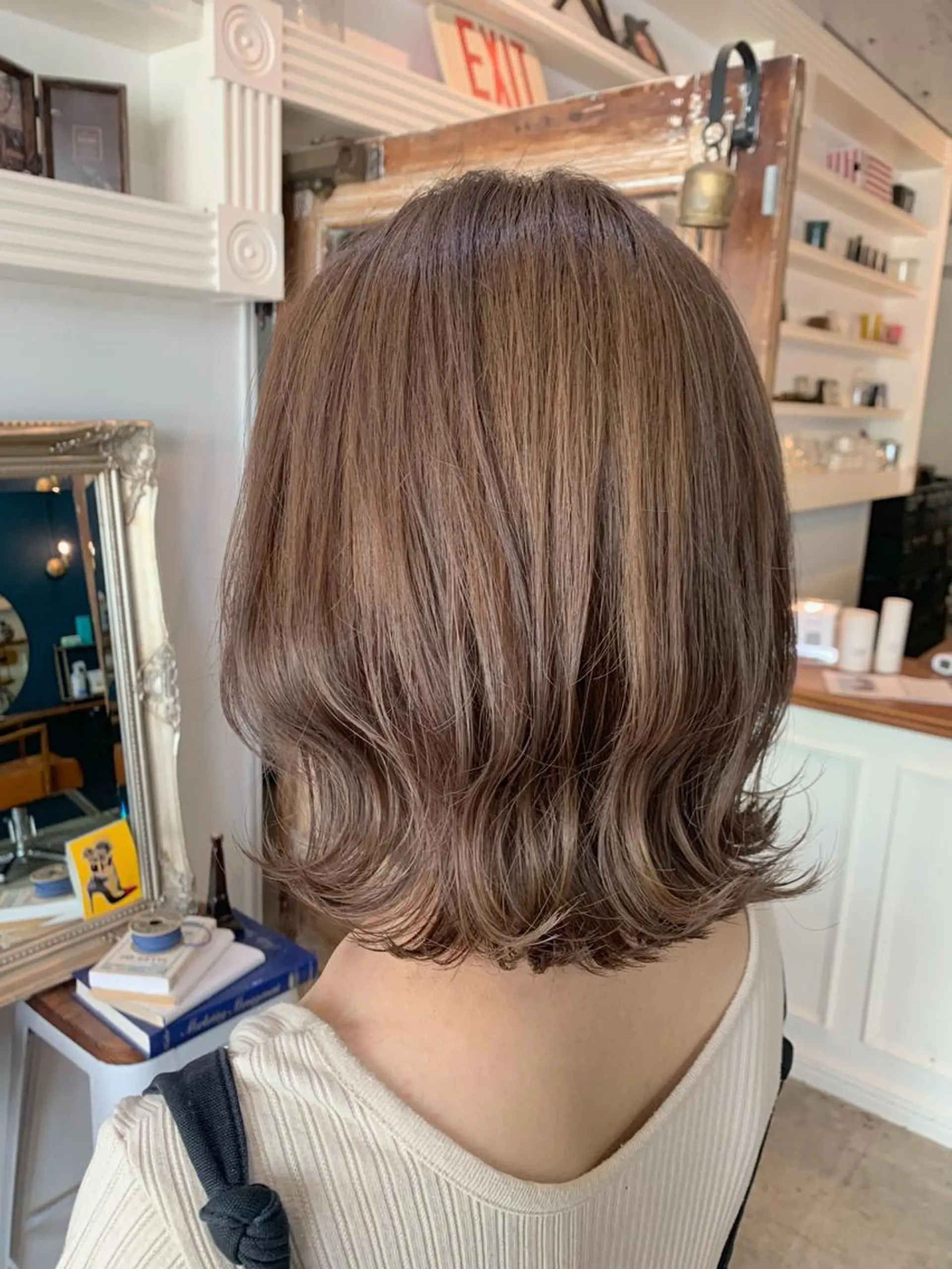 ミディアム カラー ヘアアレンジ ベージュカラー ラテベージュ くびれヘア カット ヘアカラー トリートメント 山崎 澪 レイヤーカット/大宮のヘアスタイル