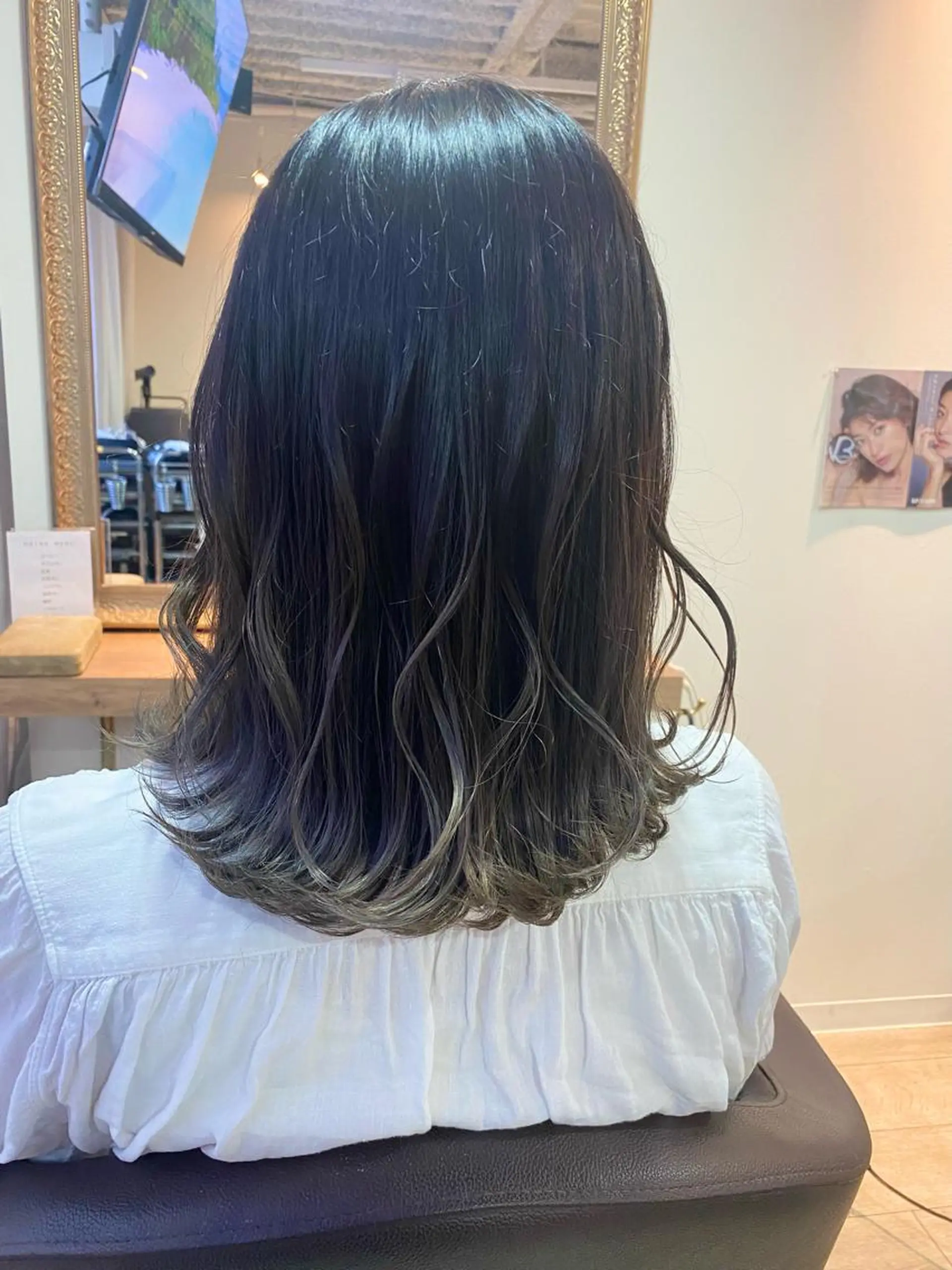 ミディアム カラー ブリーチ 透明感カラー グラデーションカラー maco / 難波美容室のヘアスタイル