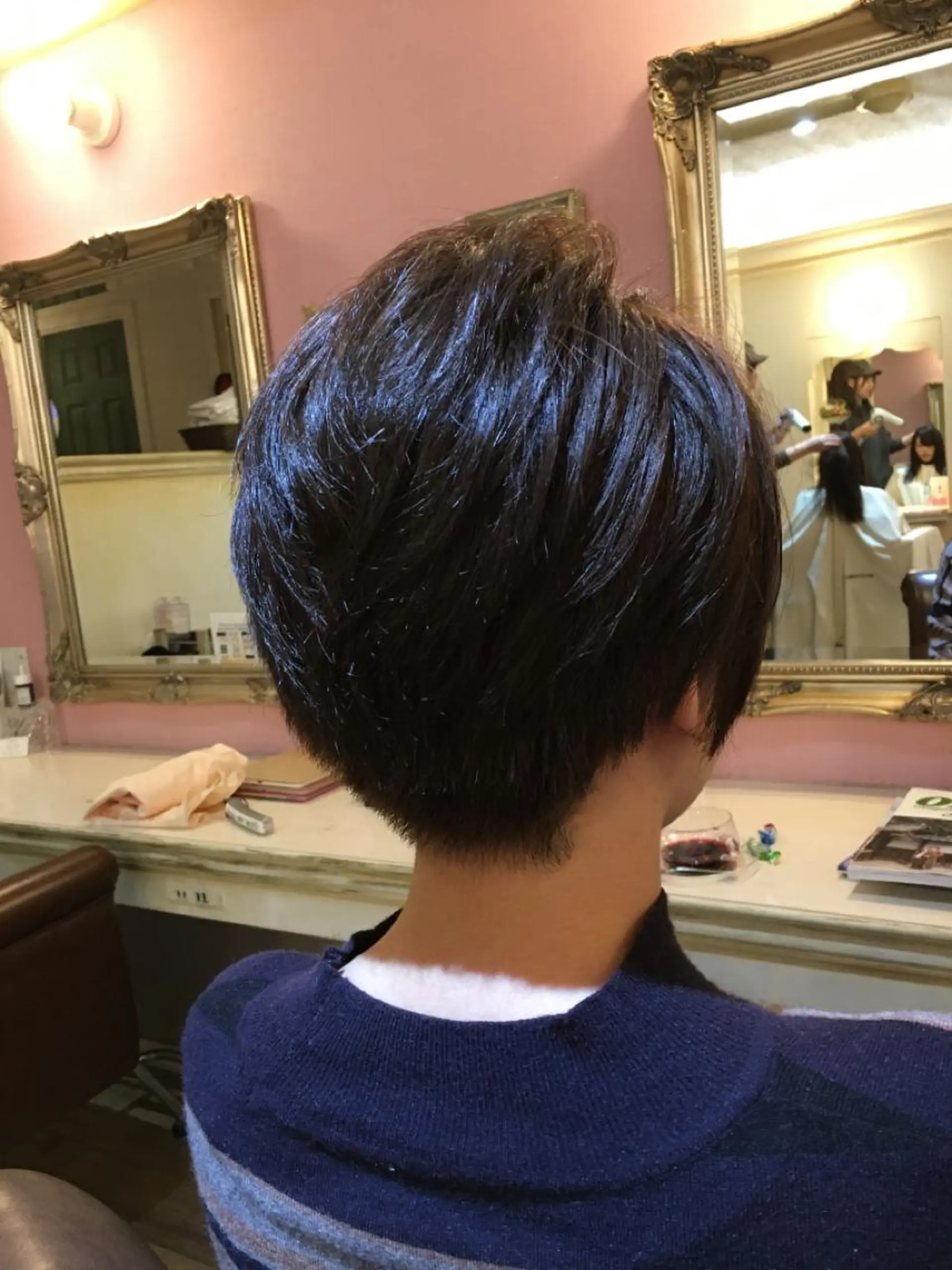 ショート カラー plaatje 義見のヘアスタイル