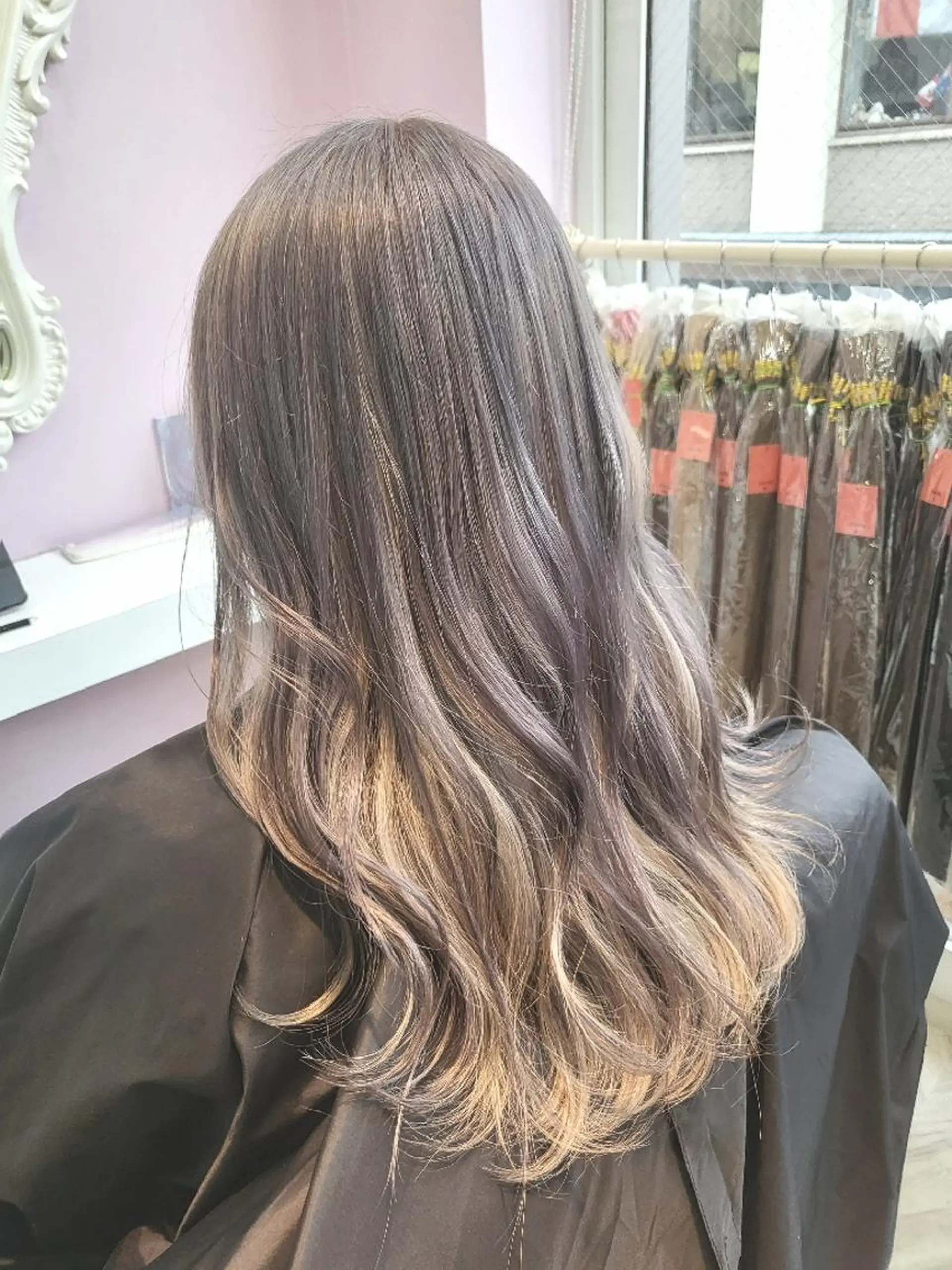 ロング ヘアアレンジ カラー ベージュカラー シルバー ホワイトベージュ ヘアカラー トリートメント ナカシマ  アユミのヘアスタイル