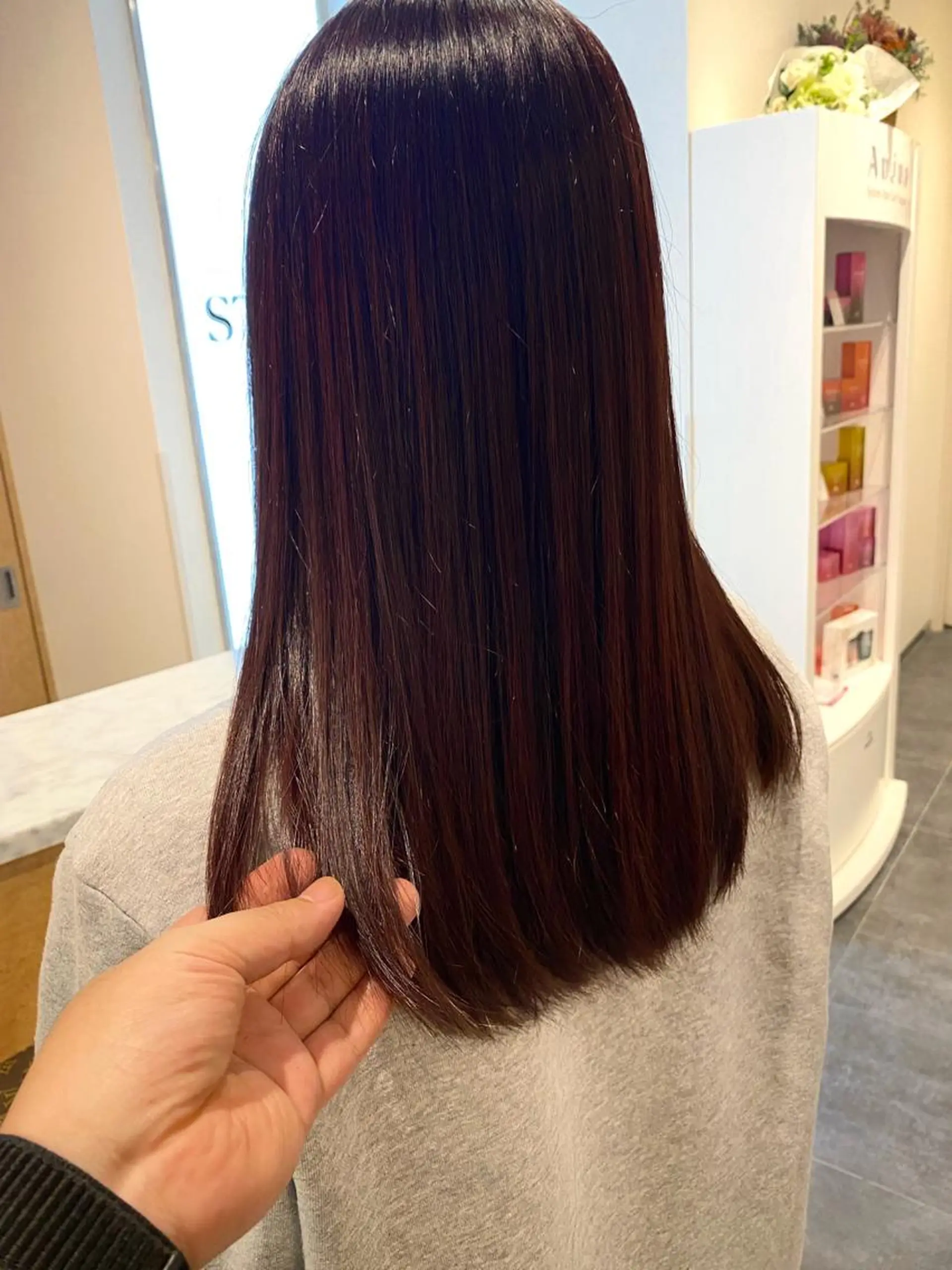 セミロング カラー イルミナカラー カット ヘアカラー トリートメント STEP HIDEのヘアスタイル