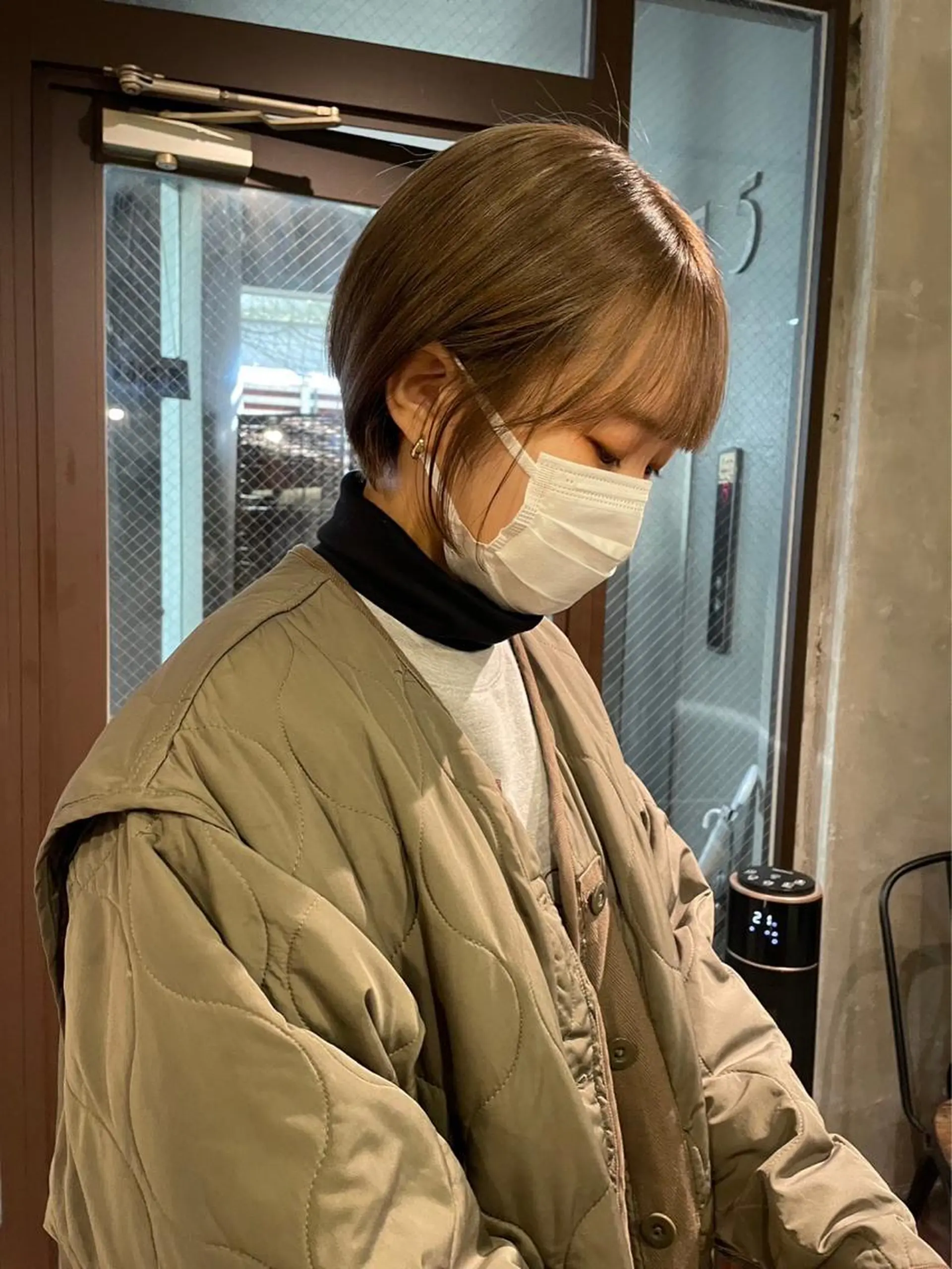 ショート カラー 中村 彩乃のヘアスタイル