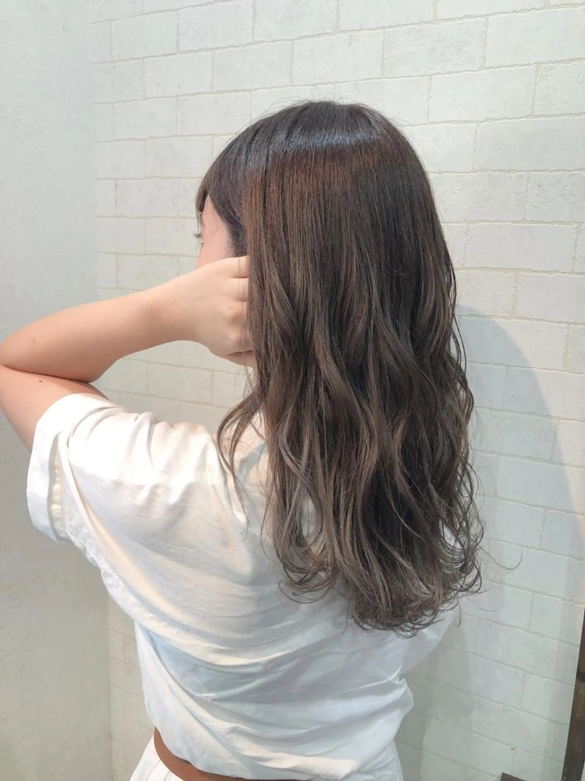セミロング カラー グレージュ 小森 拓哉のヘアスタイル