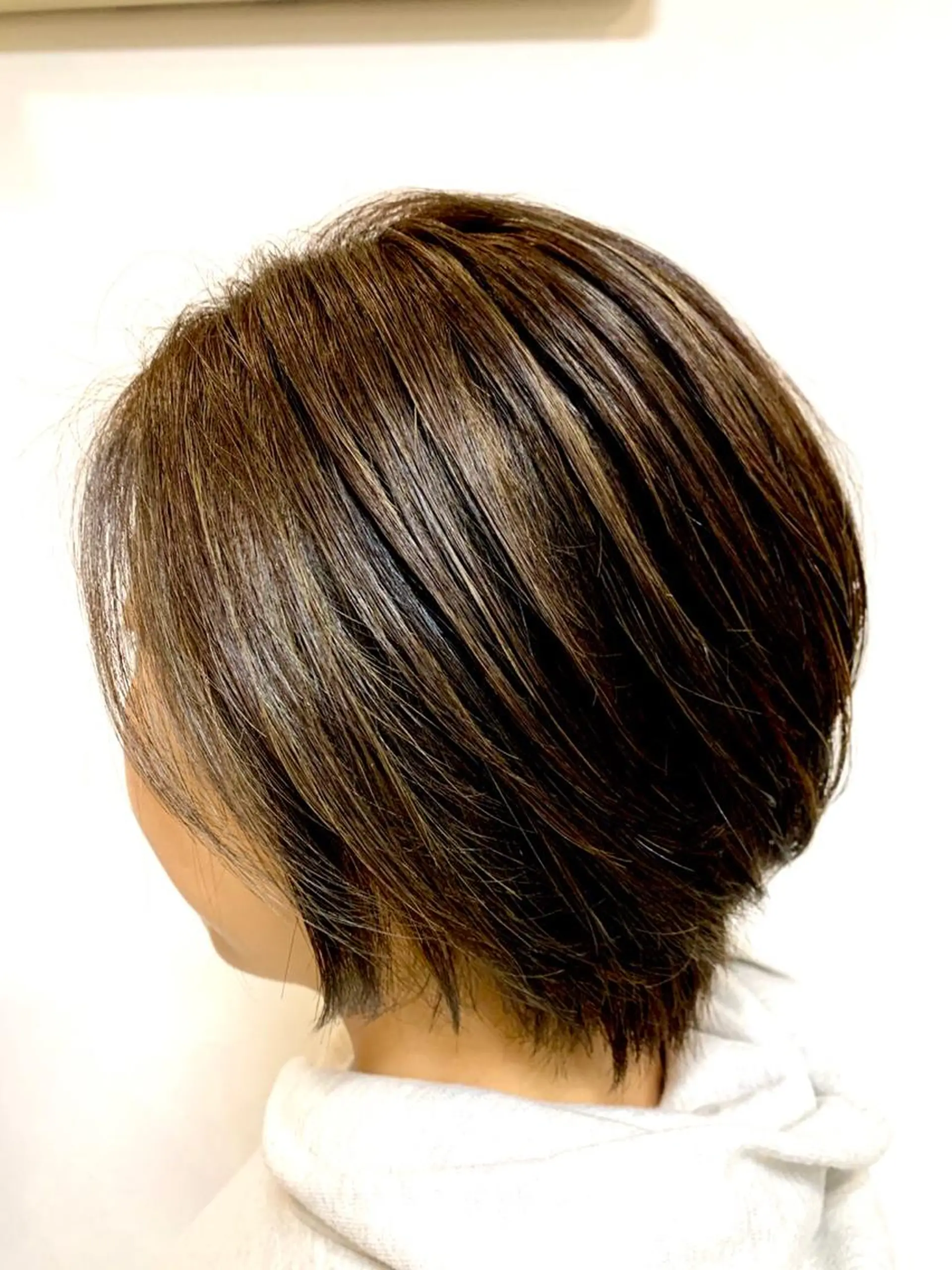 ショート カラー 小林 由里香のヘアスタイル