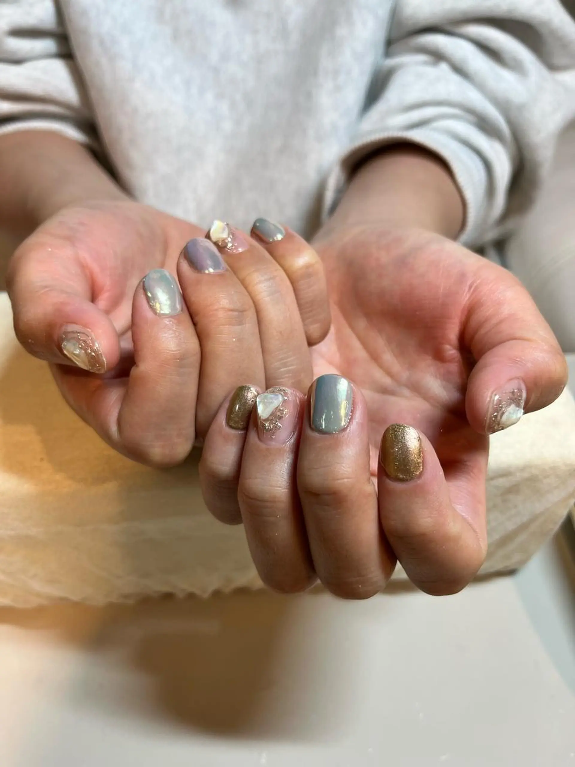 ネイル ミラーネイル 赤根 風南のネイルデザイン