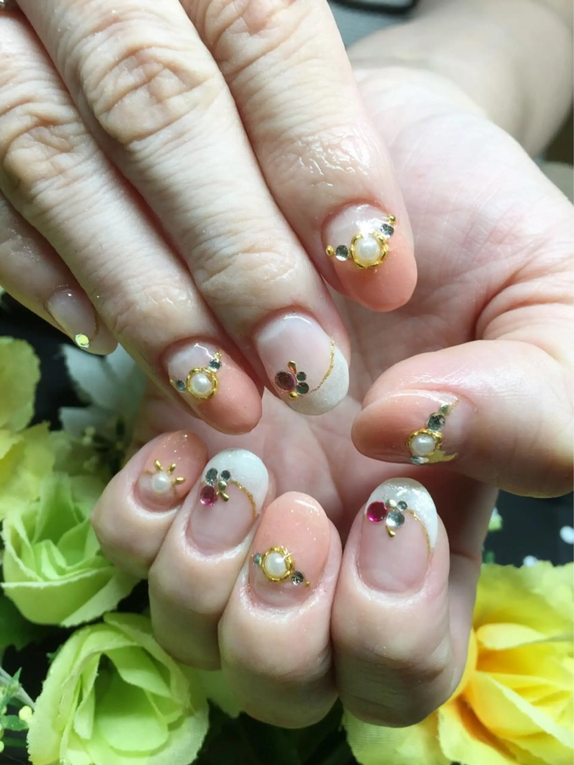 ネイル アートネイル ゴージャス ストーンネイル Sakura NaiLのネイルデザイン