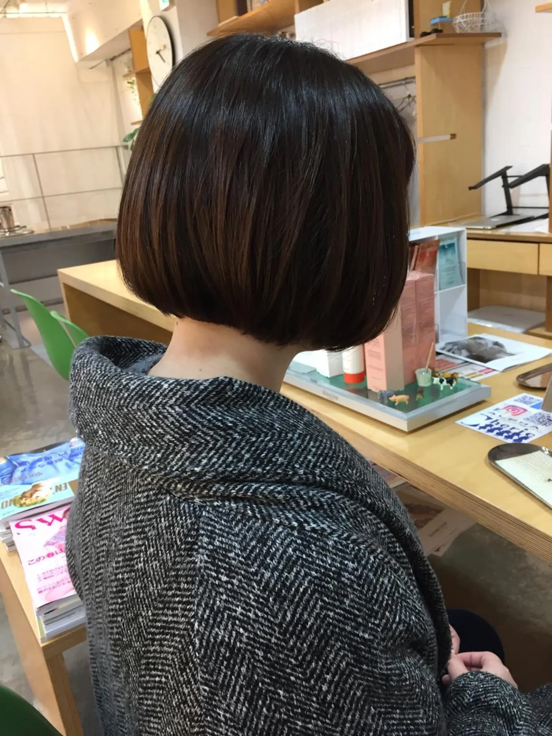 ショート アルファ シェリのヘアスタイル