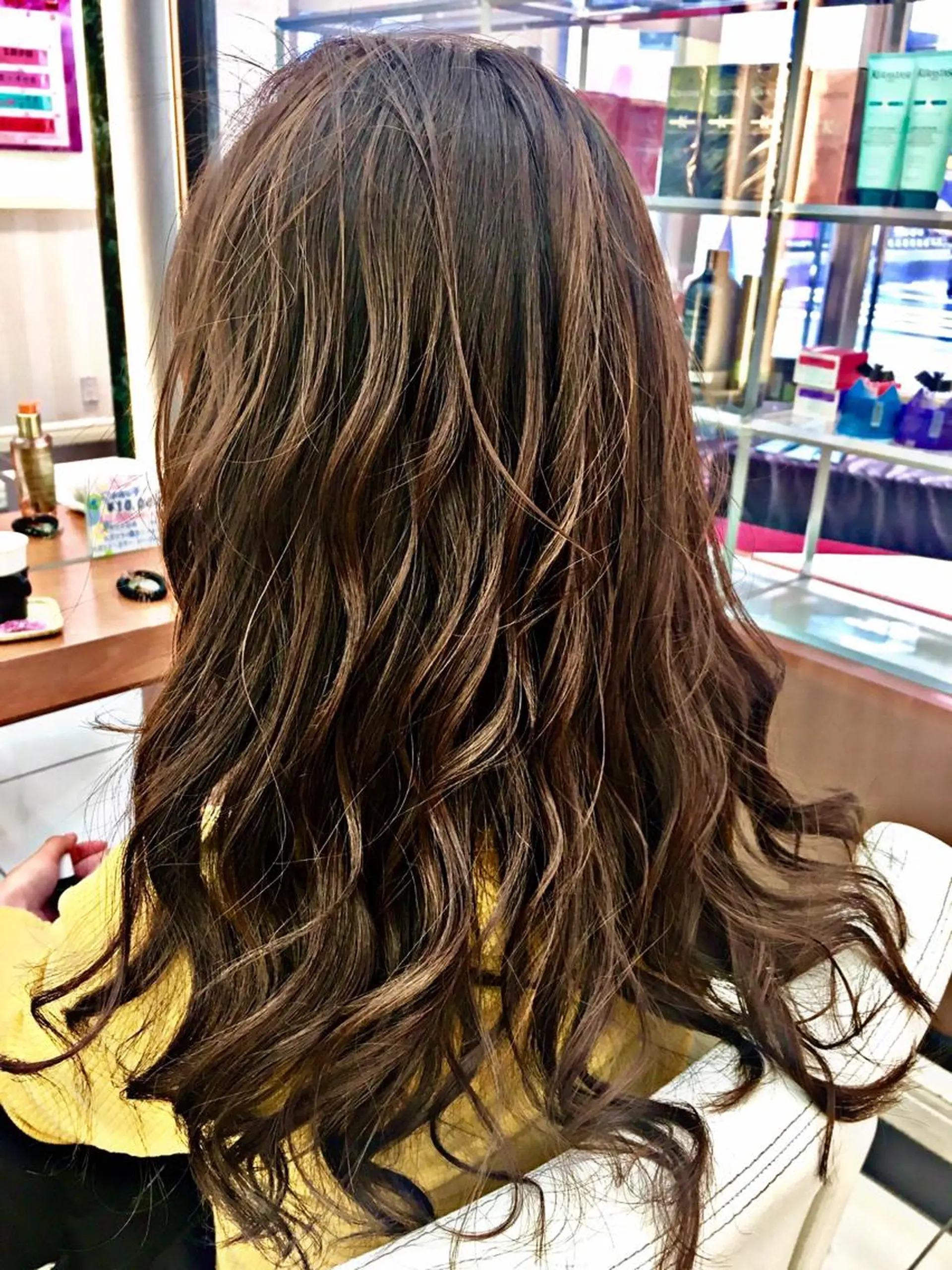カラー ブラウンカラー イルミナカラー ナチュラルブラウン 外国人風カラー カット ヘアカラー トリートメント ブリーチ/バレイヤ ージュ川端裕司のヘアスタイル