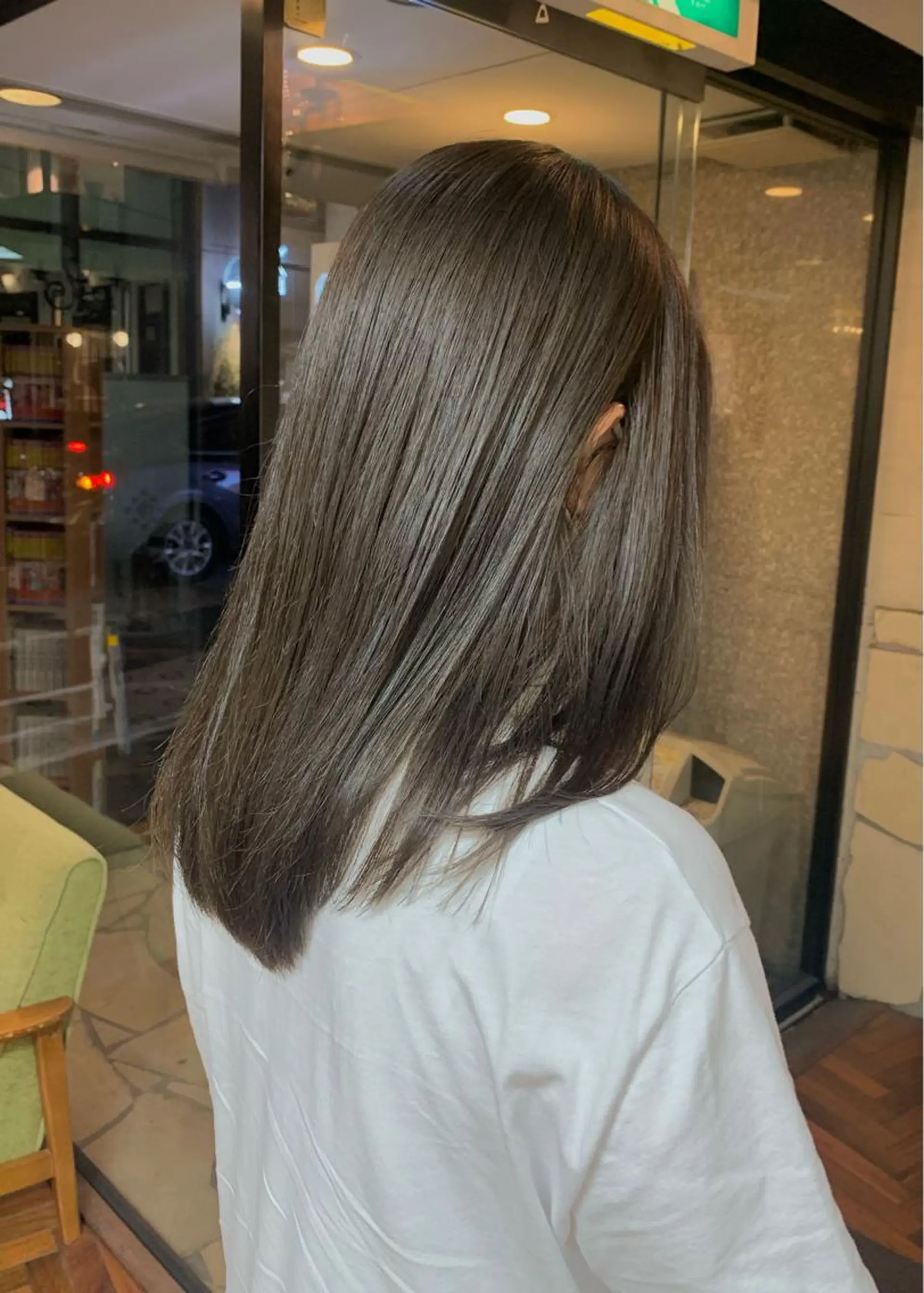 ミディアム カラー ベージュカラー ブリーチ ブリーチなしカラー オリーブベージュ ヘアカラー トリートメント 矢野 晃平のヘアスタイル