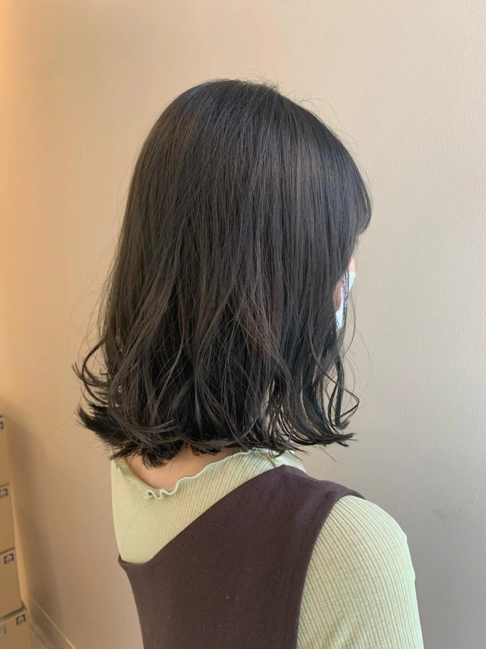 ミディアム カラー ヘアカラー トリートメント 顔まわりカット✄ ベージュカラー🧸のヘアスタイル