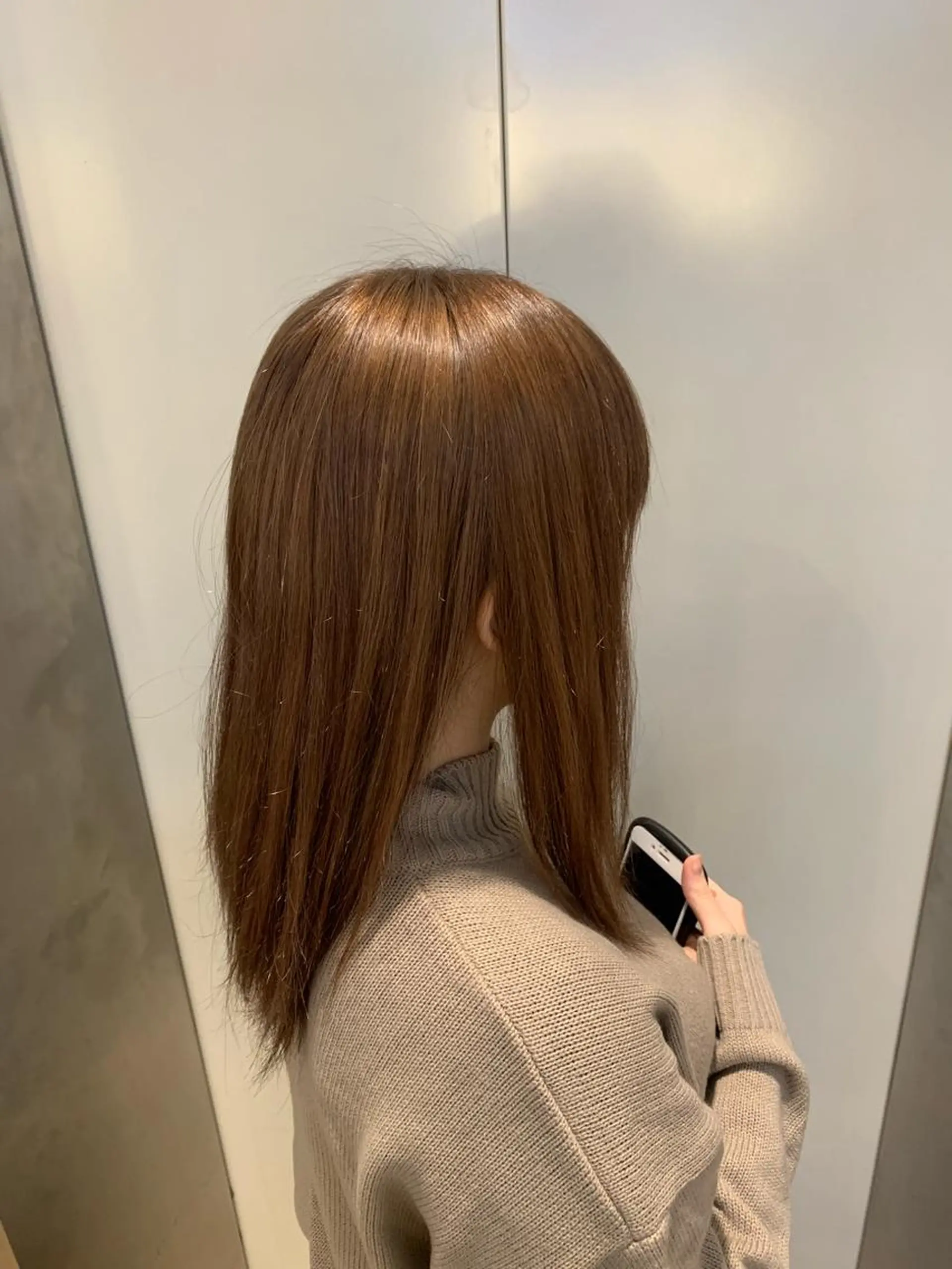 ロング カラー ベージュカラー ブリーチ 天野 利咲のヘアスタイル