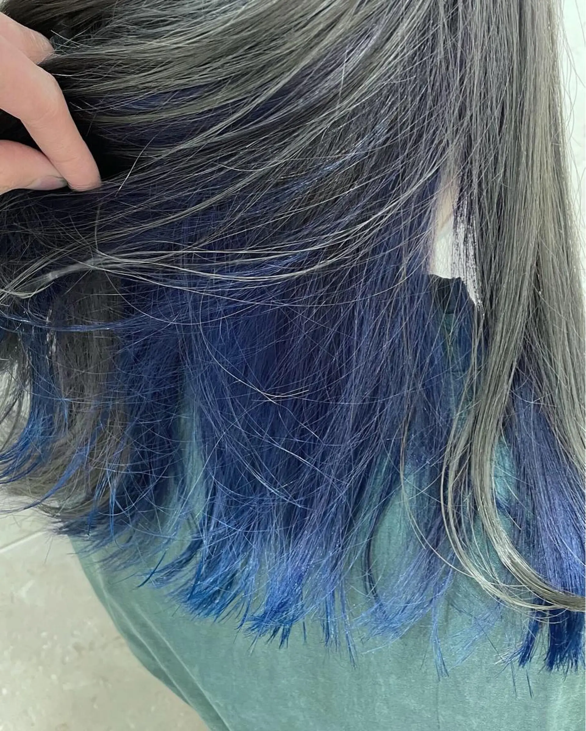 セミロング カラー インナーカラー カット ヘアカラー トリートメント 斉藤 貴也のヘアスタイル