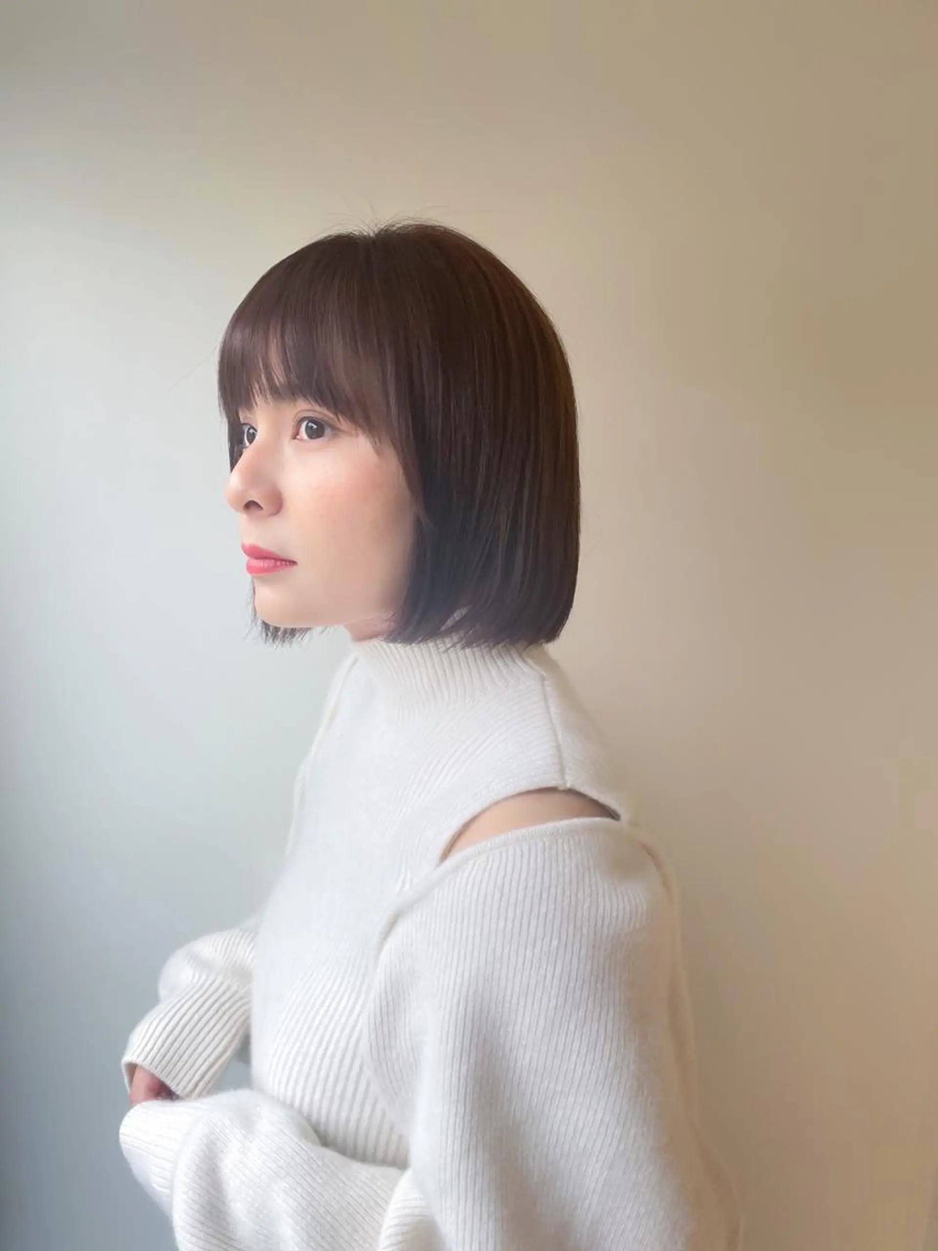 ショート ボブ 太田ありさ クリーミーヘアカラーのヘアスタイル