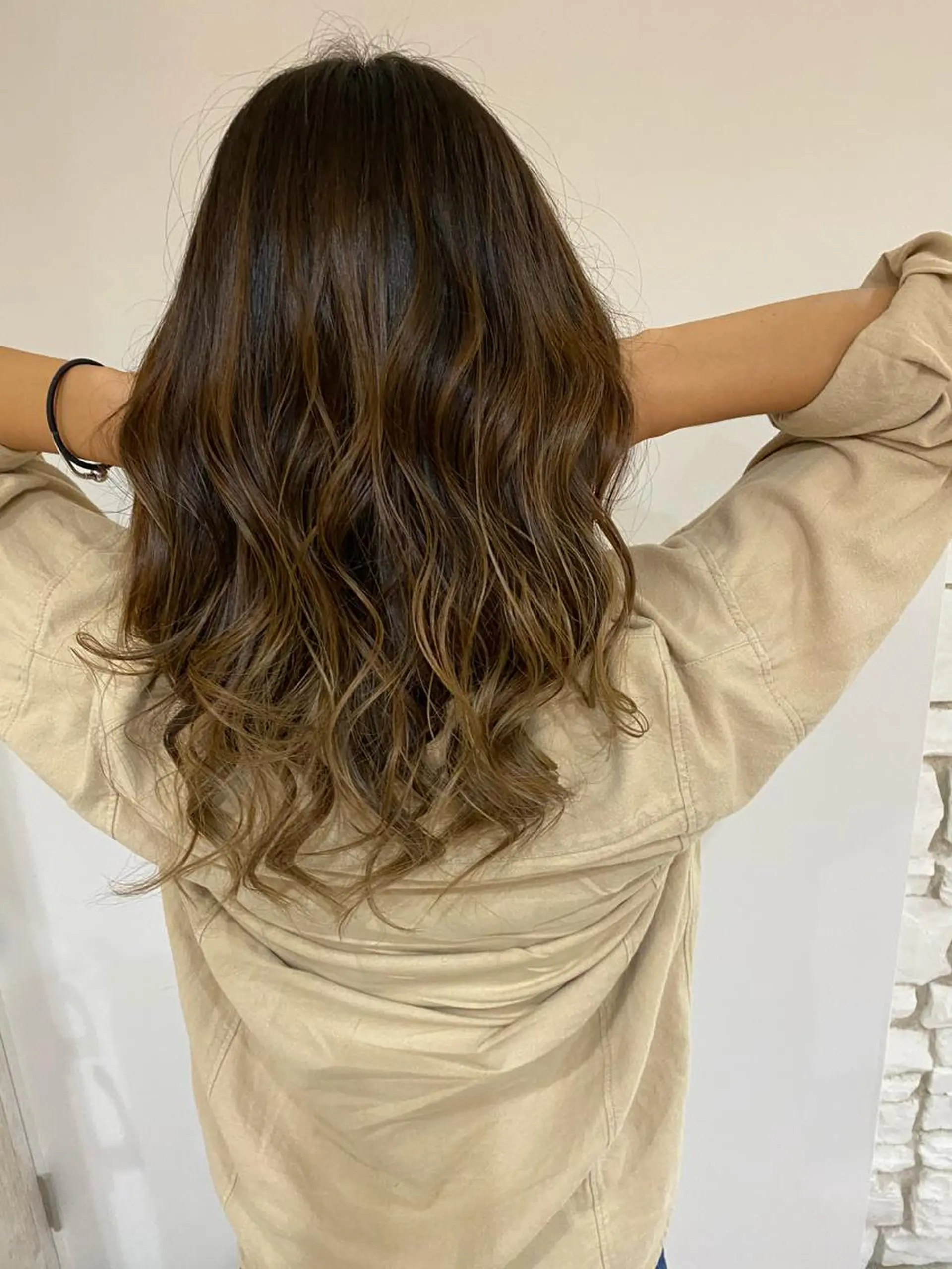 ミディアム レイヤーカット カット ヘアカラー KEN ZOのヘアスタイル