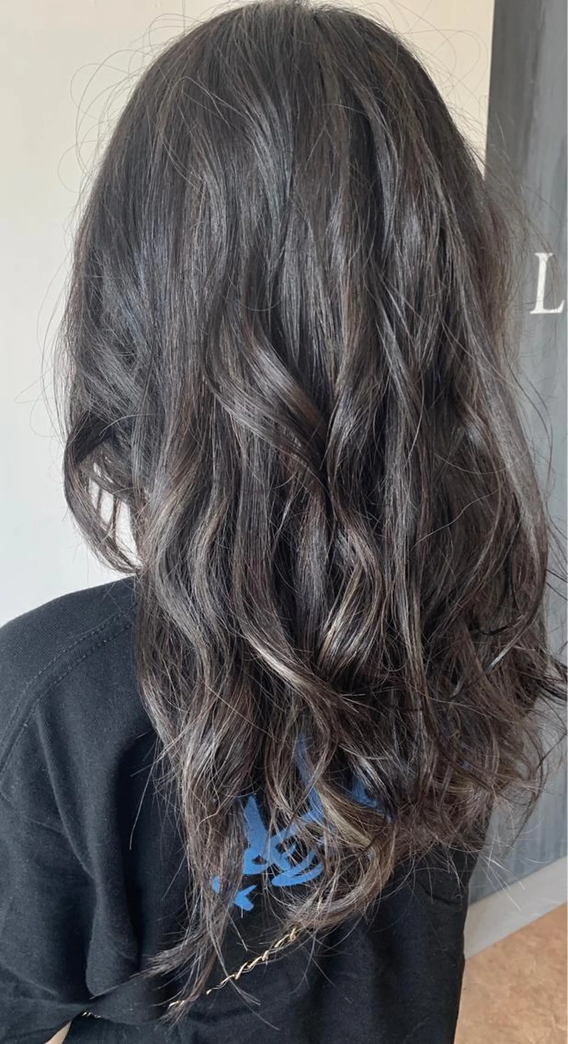 セミロング ハイライト 福田 美波のヘアスタイル