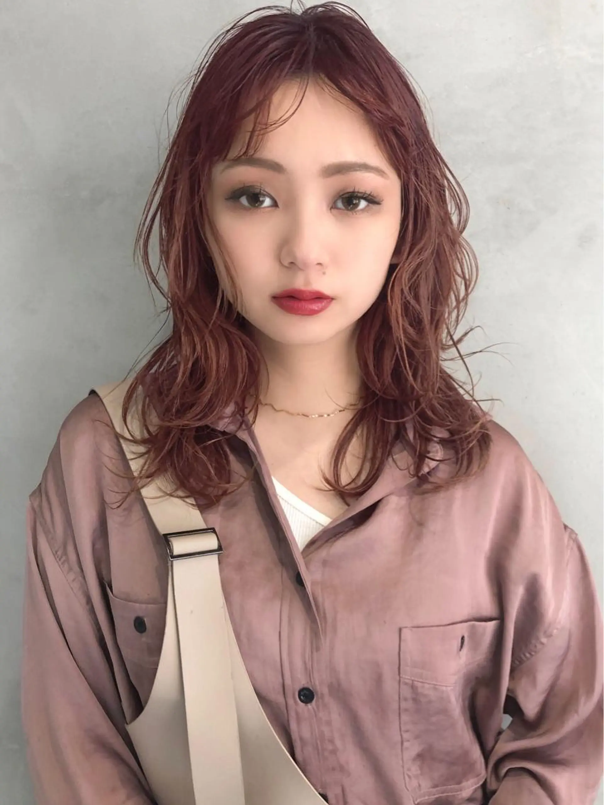 ミディアム カラー ピンクカラー レイヤーカット カット ヘアカラー トリートメント RUKA 美容院×ネイリストのヘアスタイル
