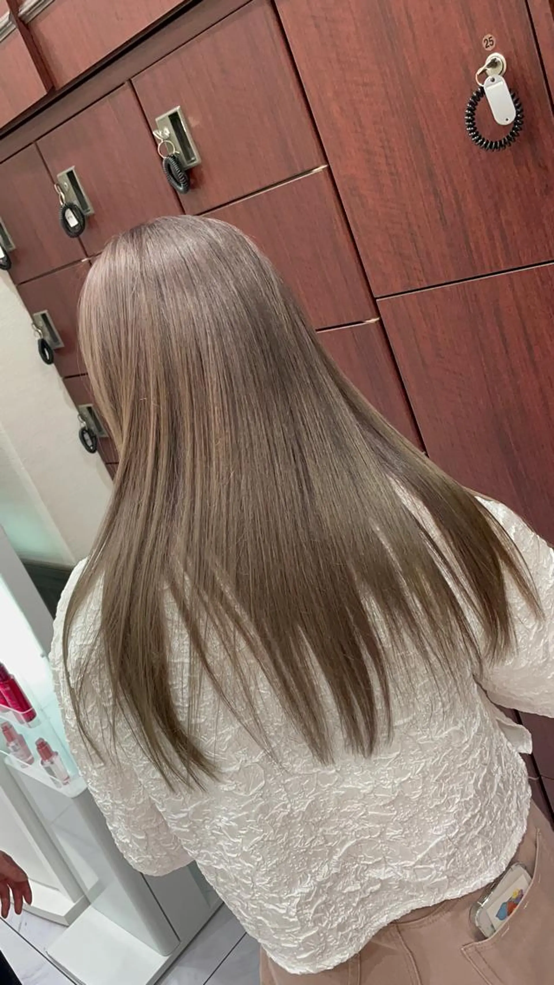 ロング カラー ベージュカラー ブリーチ ケアブリーチ 透明感カラー ミルクティーベージュ 七井 香奈 (なないかな)のヘアスタイル